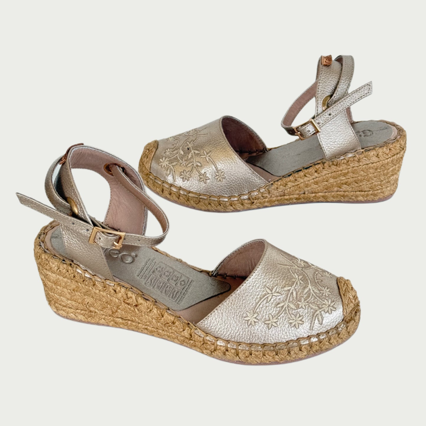 Sandalias en cuero oro metal x yute Ref: 4401ZPOR