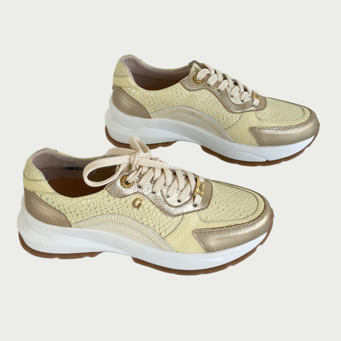 Tenis amarillo pastel x oro Ref : SD38NPCAM5