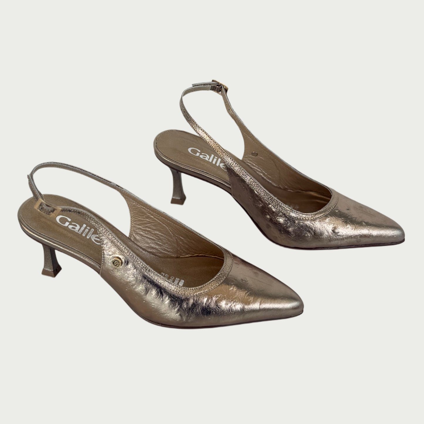 Stilettos destalonados en cuero dorado Ref: PC74WPLU