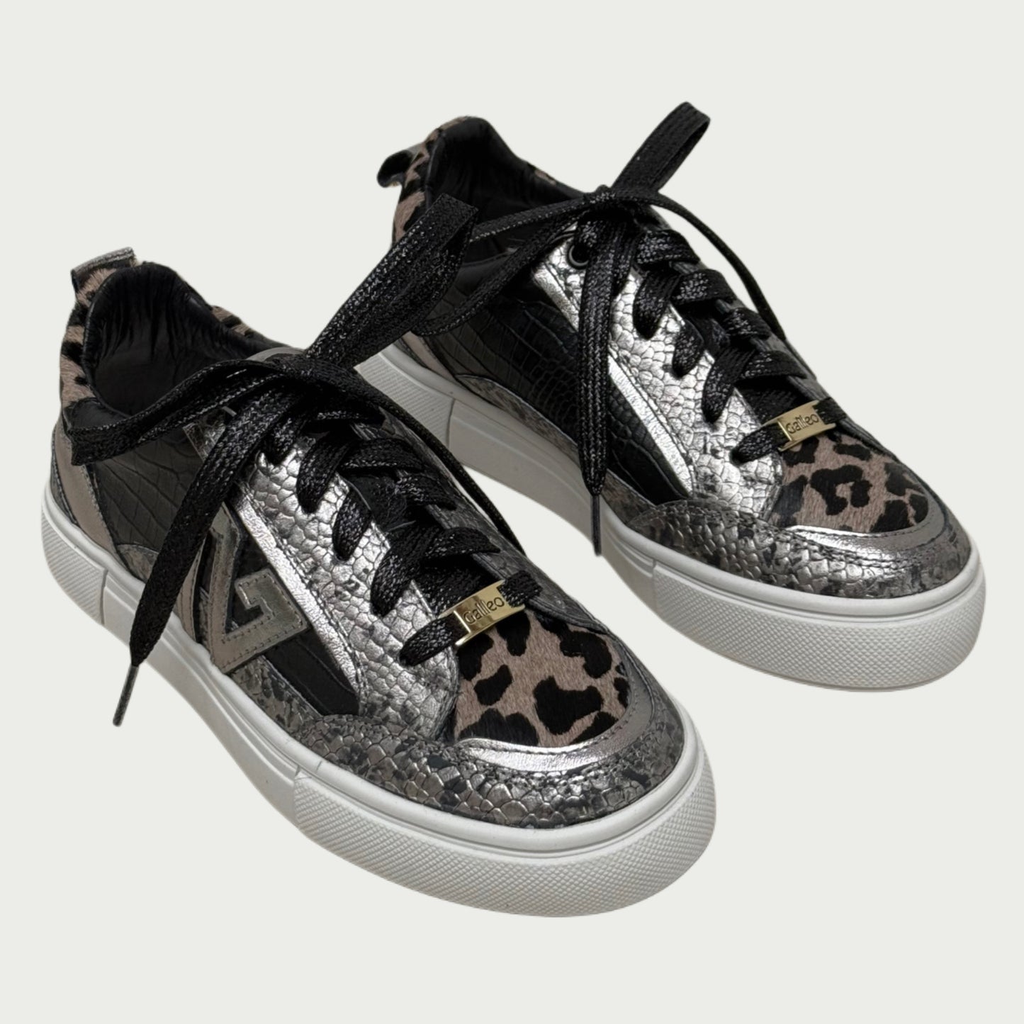 Tennis en cuero plata x animal print Ref: M618MP