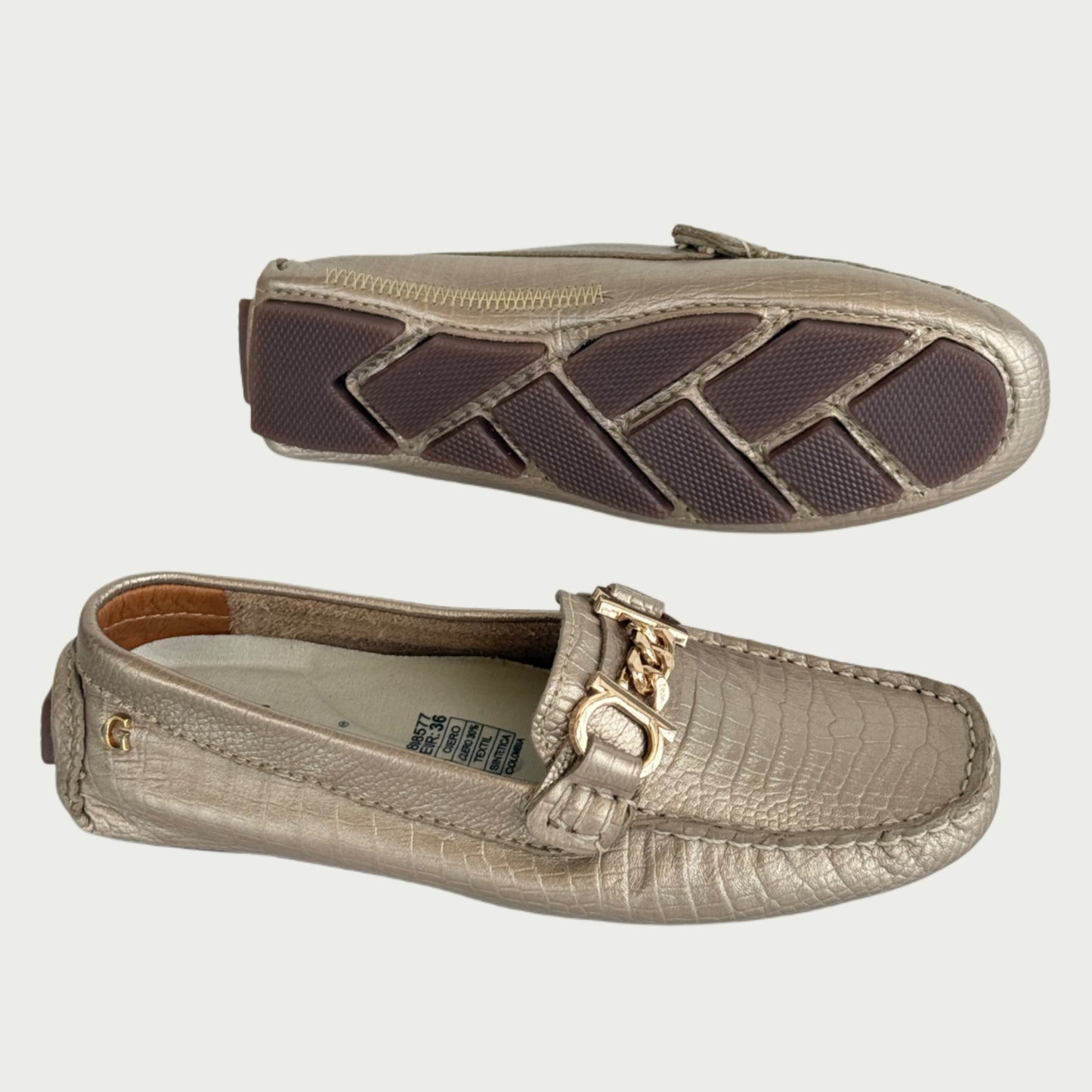 Mocasines en cuero dorado Ref: 400243MET