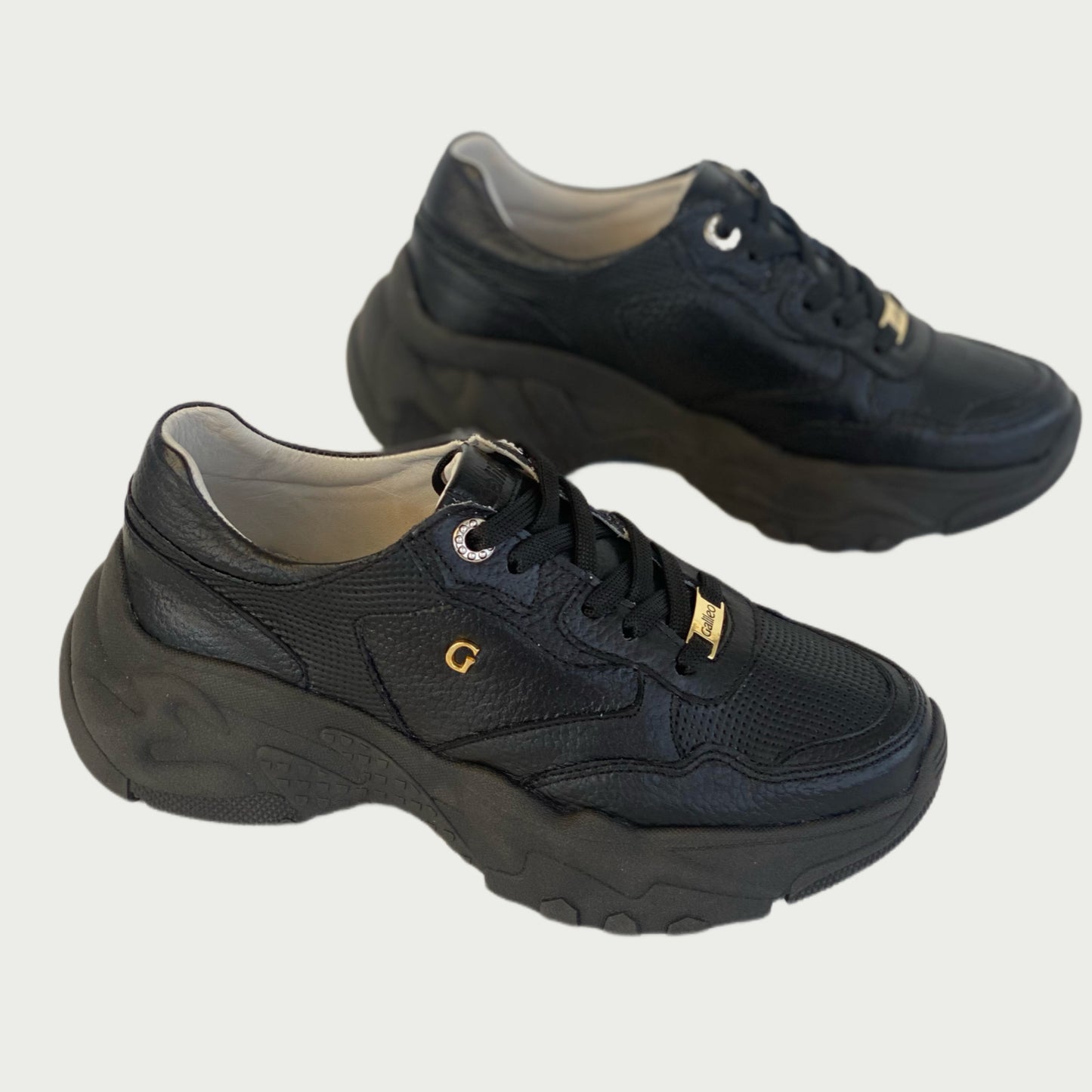 Tenis negros en cuero Ref : DP138NPNO