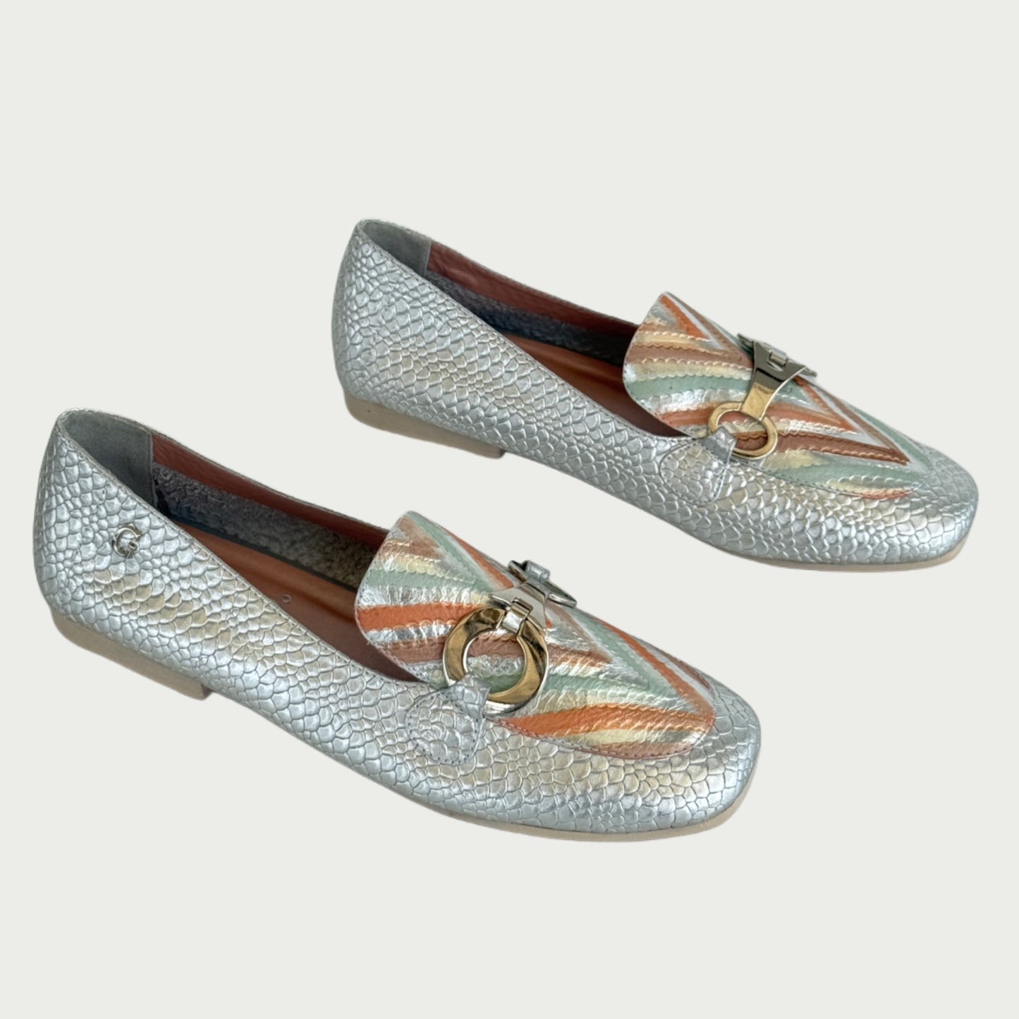 Mocasin en cuero plateado Ref : 42NPPL34