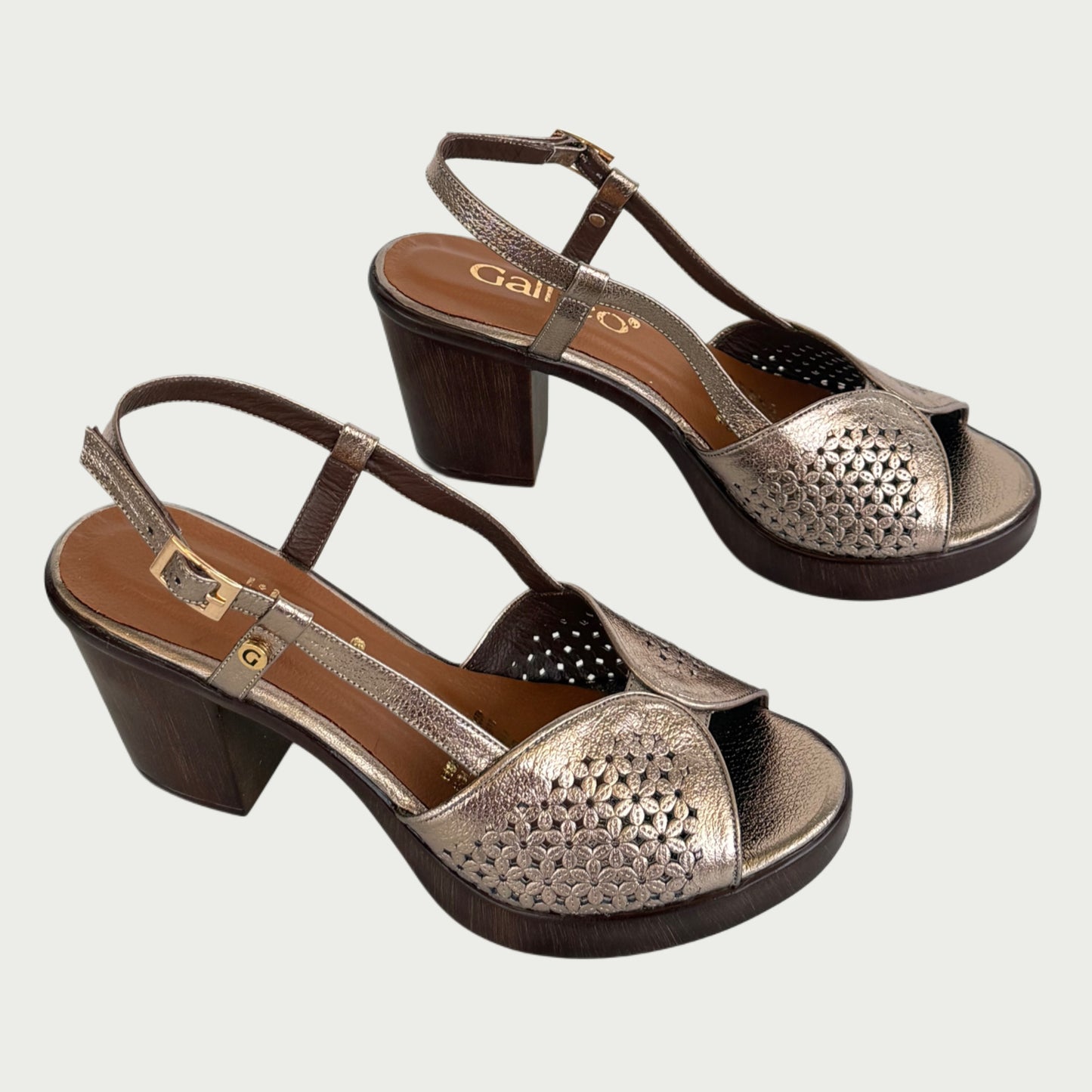 Sandalia en cuero bronce x folia Ref: 6361XPLU
