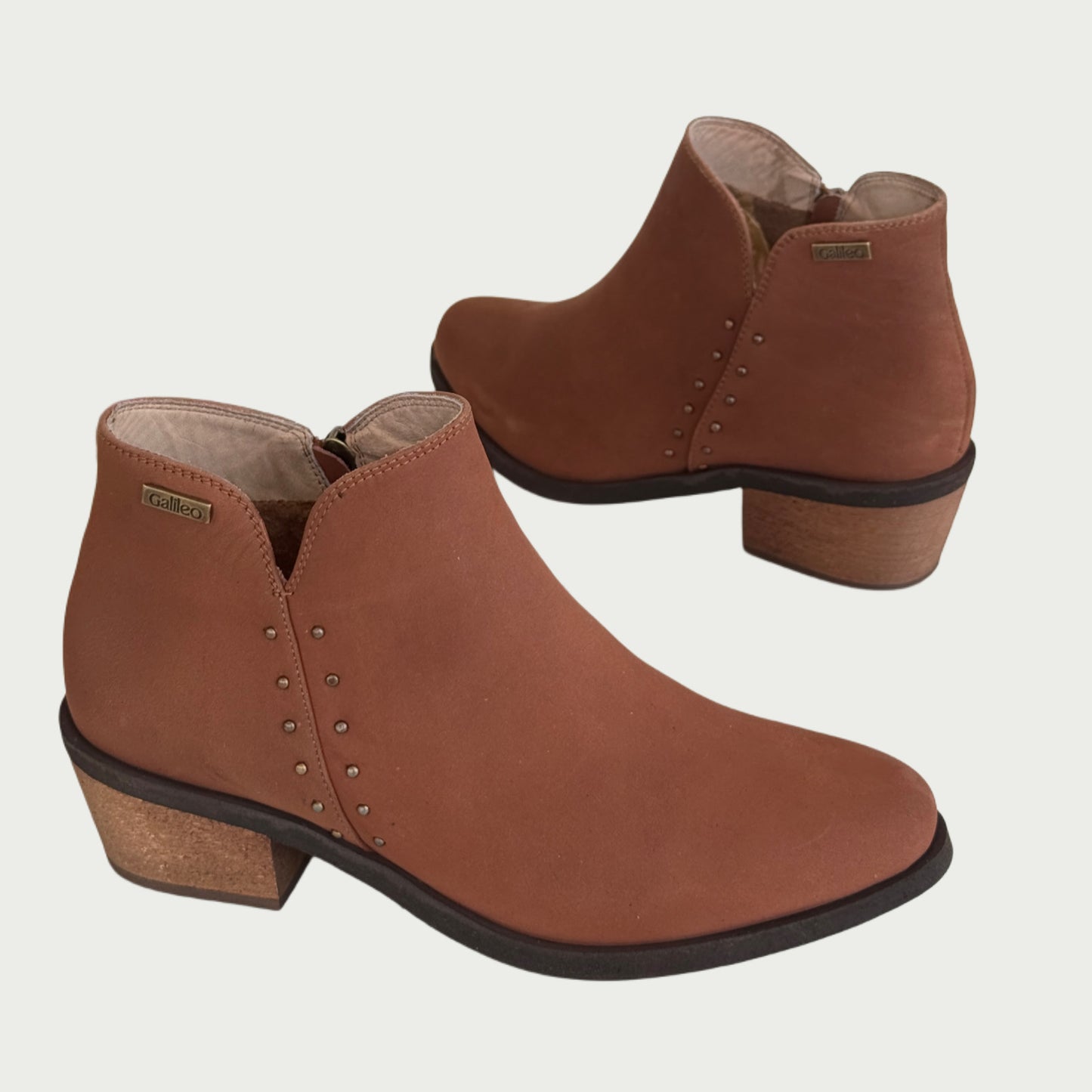 Botines en cuero gamuza x canela Ref: RUBY