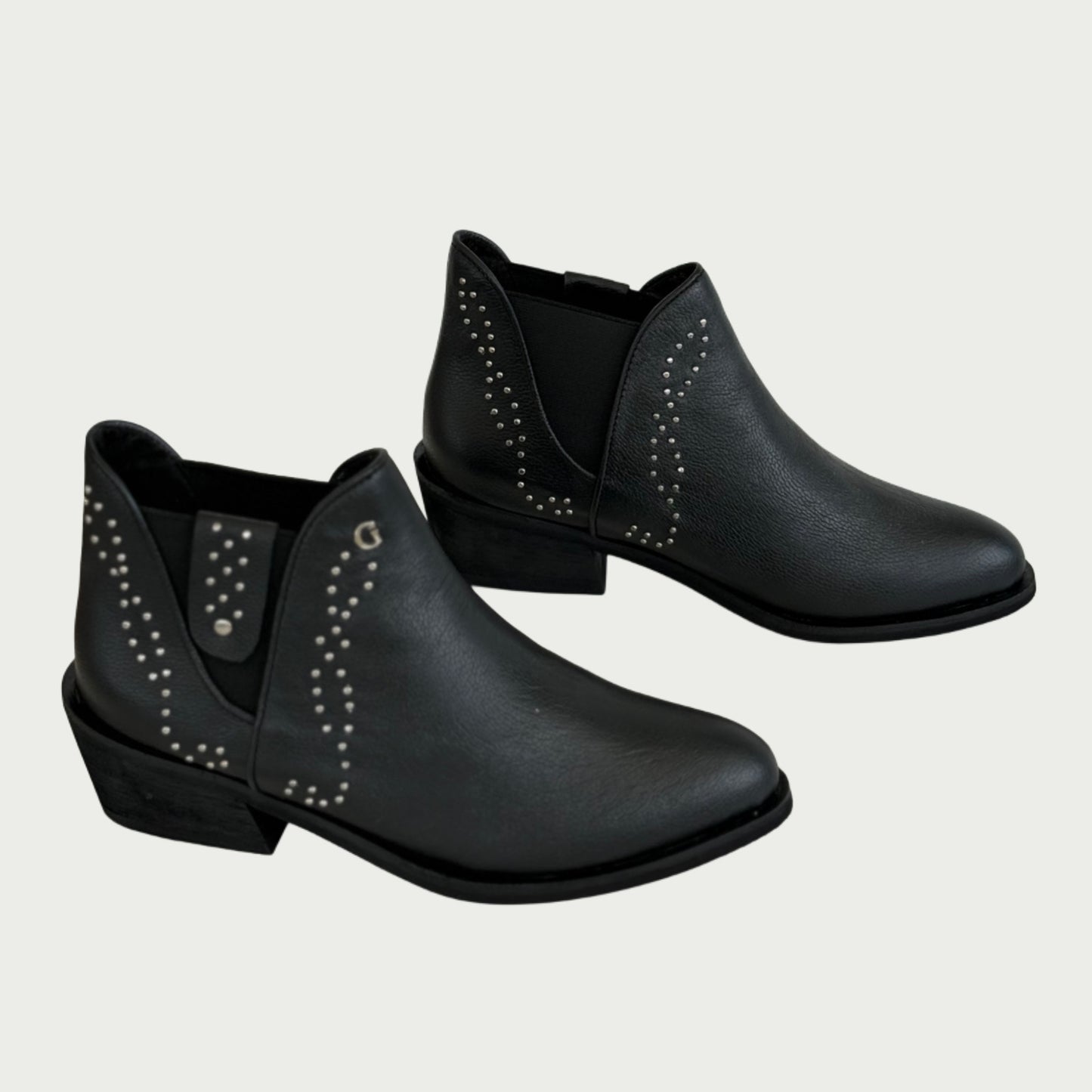 Botines en cuero negro x taches Ref: 1588WP