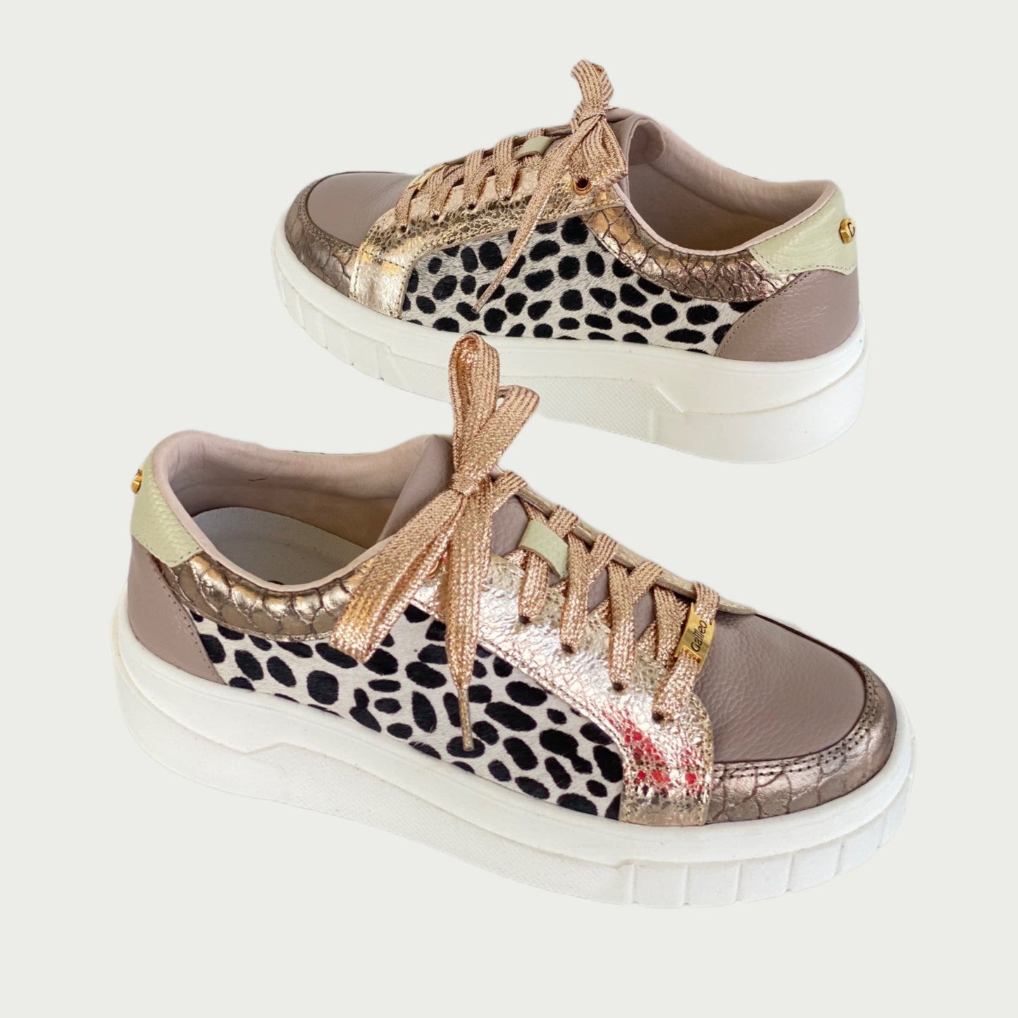 Tennis en cuero dorado x animal print Ref. C505NPMC