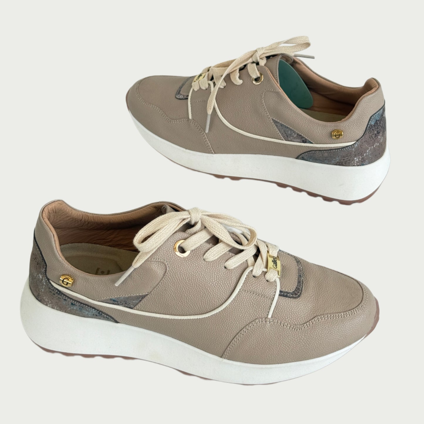 Tenis en cuero color taupe Ref : 003NGT37