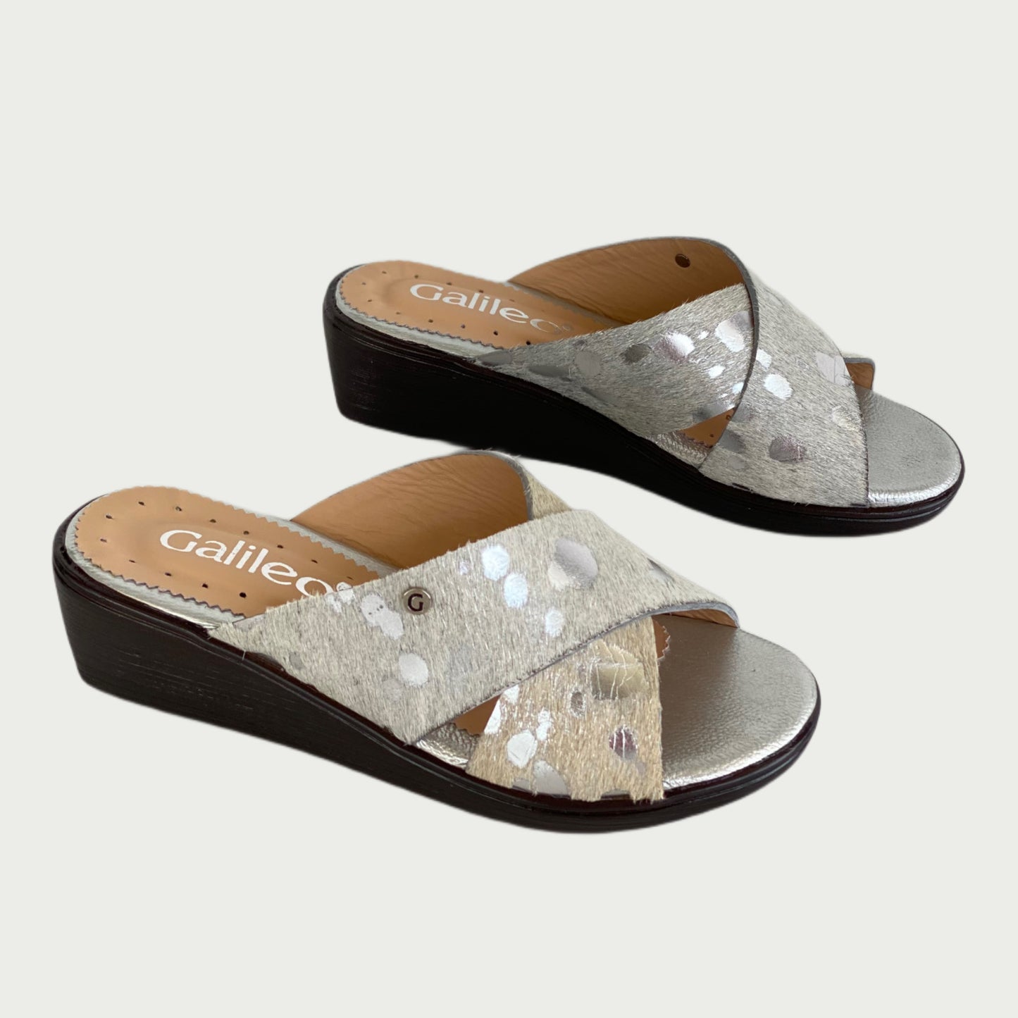 Sandalias en cuero pelo plata Ref: 6235NPP9