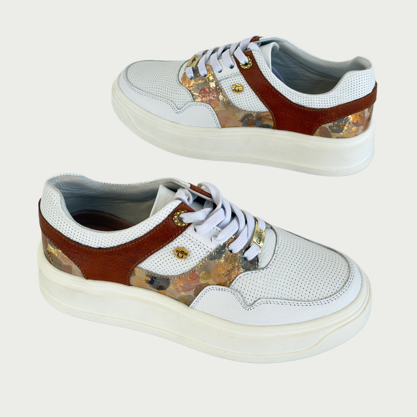 Tennis en cuero blanco x miel Ref: DV323NYBM