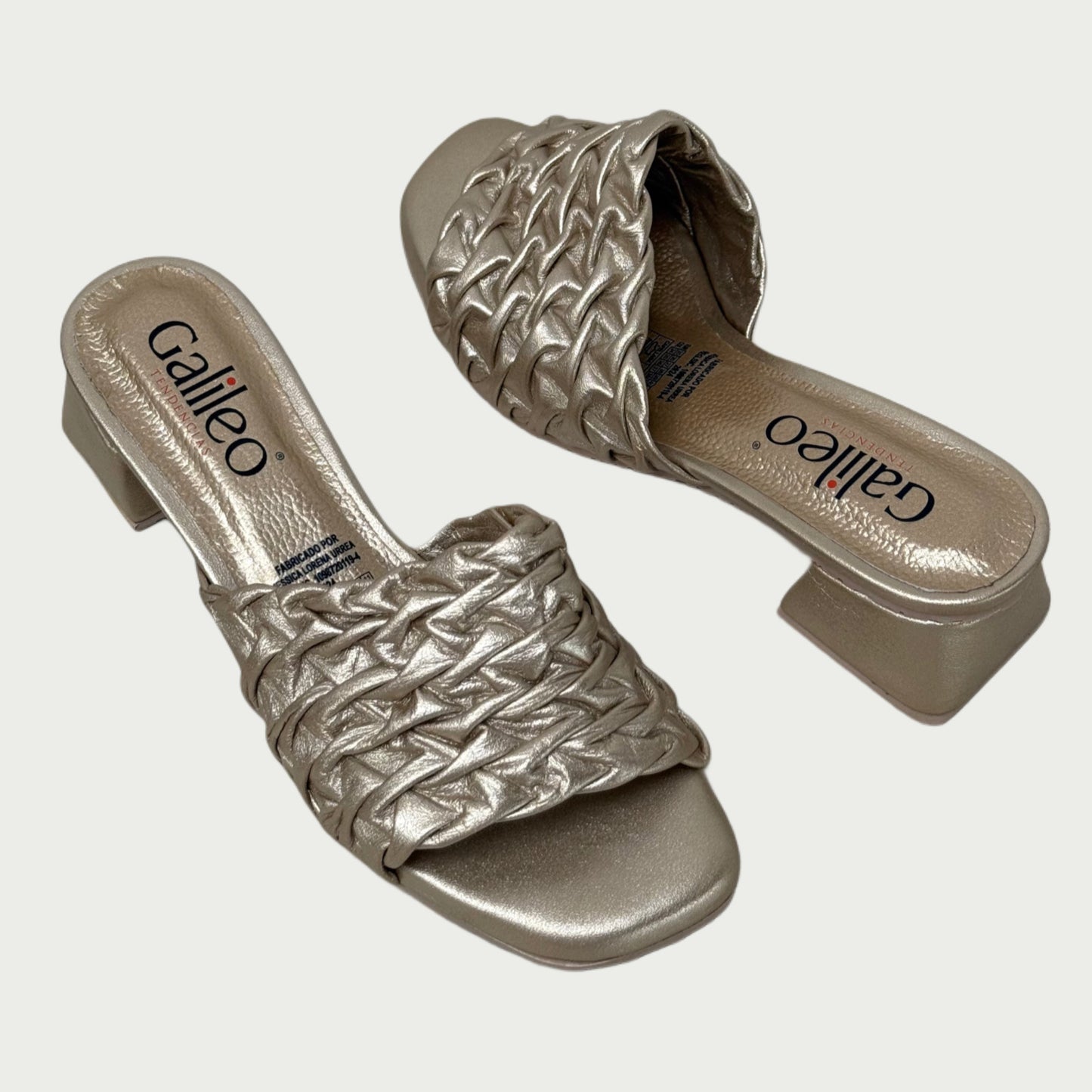 Sandalias en cuero dorado Ref: ESTERMPDO4