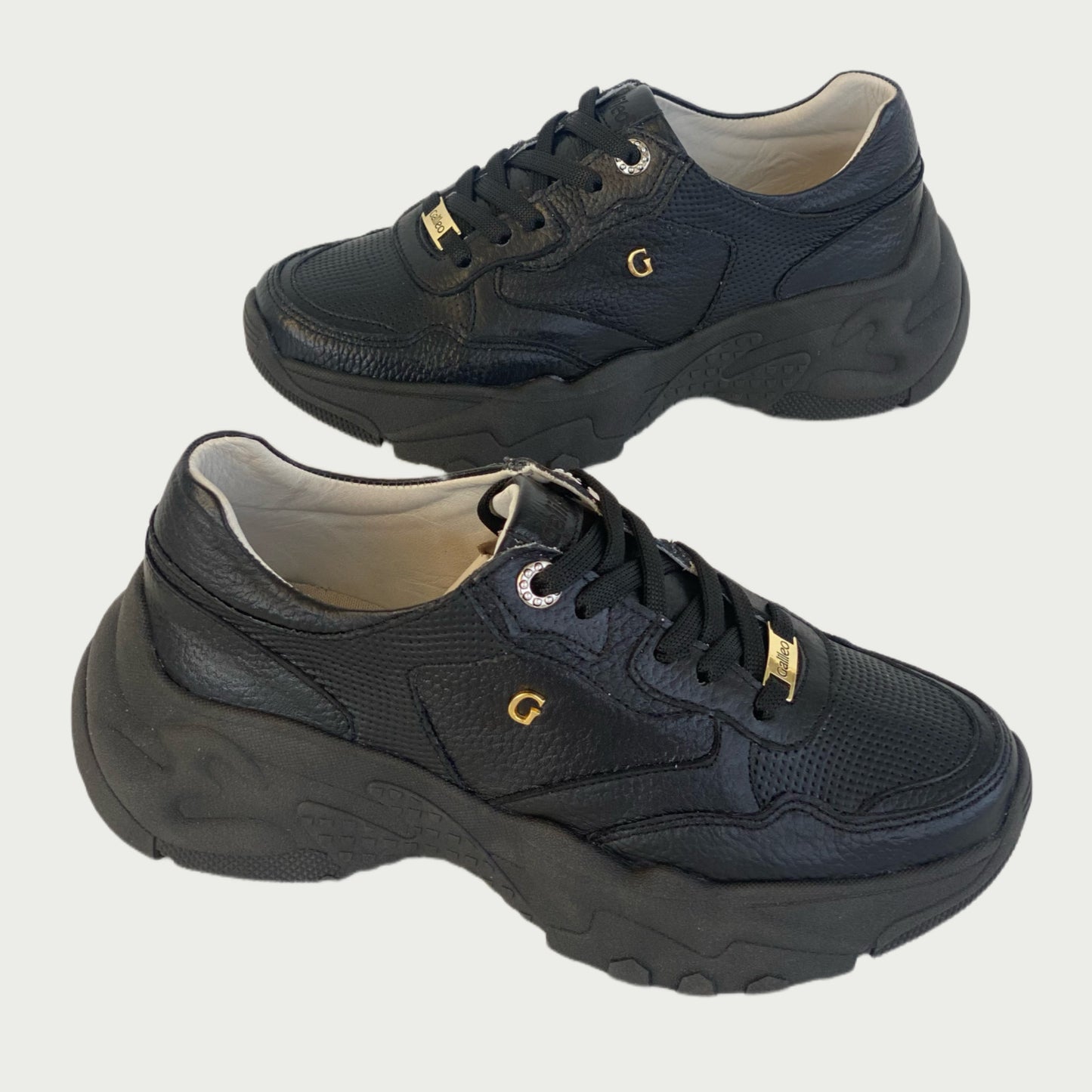 Tenis negros en cuero Ref : DP138NPNO