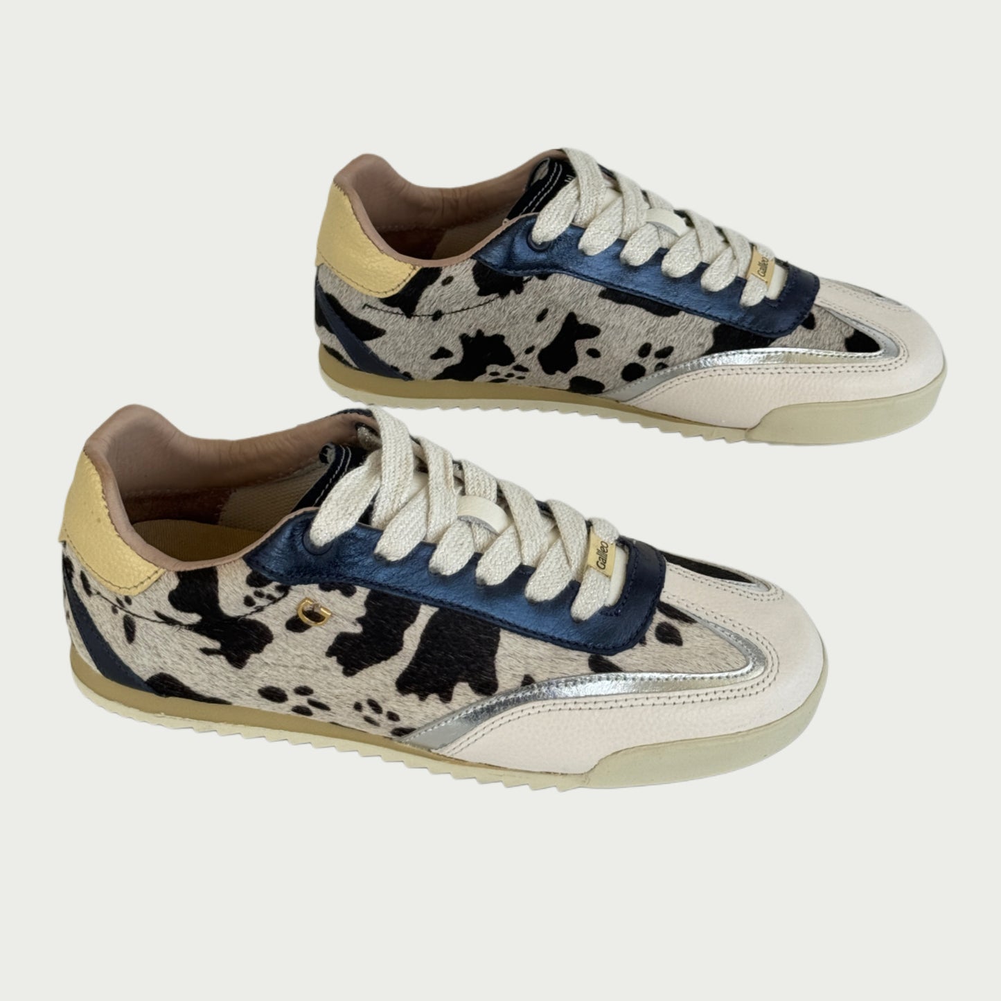 Tenis en cuero beige x azul animal print Ref: Ámbar