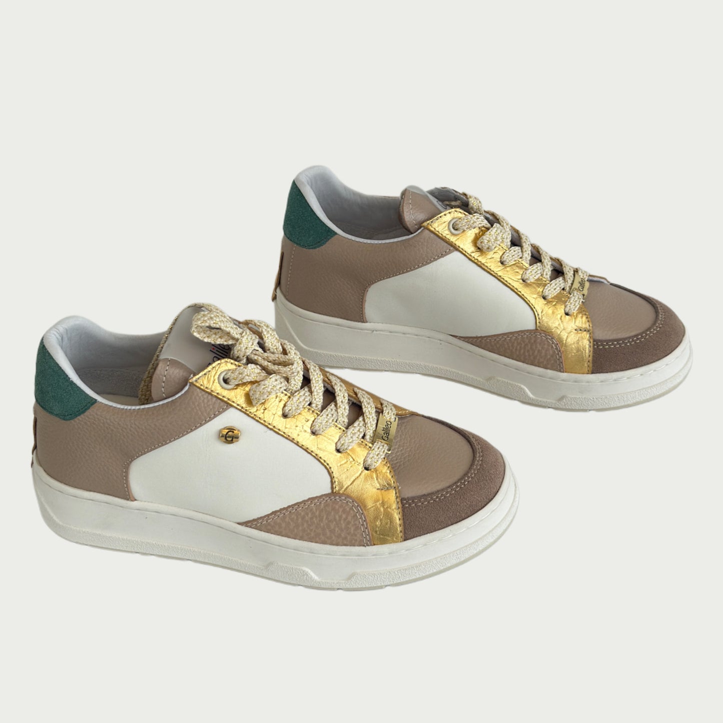 Tenis en cuero color beige x taupe Ref : LUNANPPA5