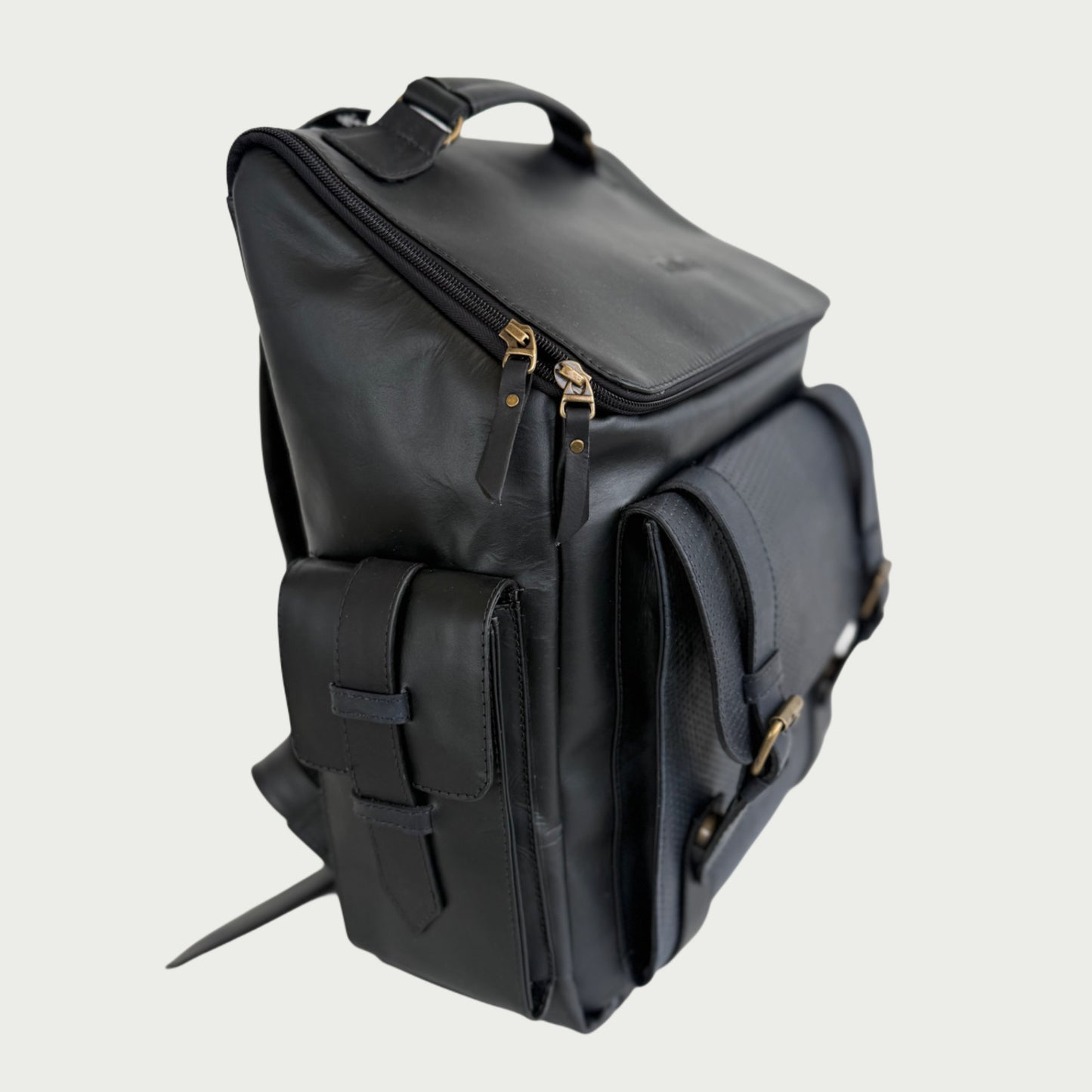 Morral en cuero envejecido negro Ref: R4019XP