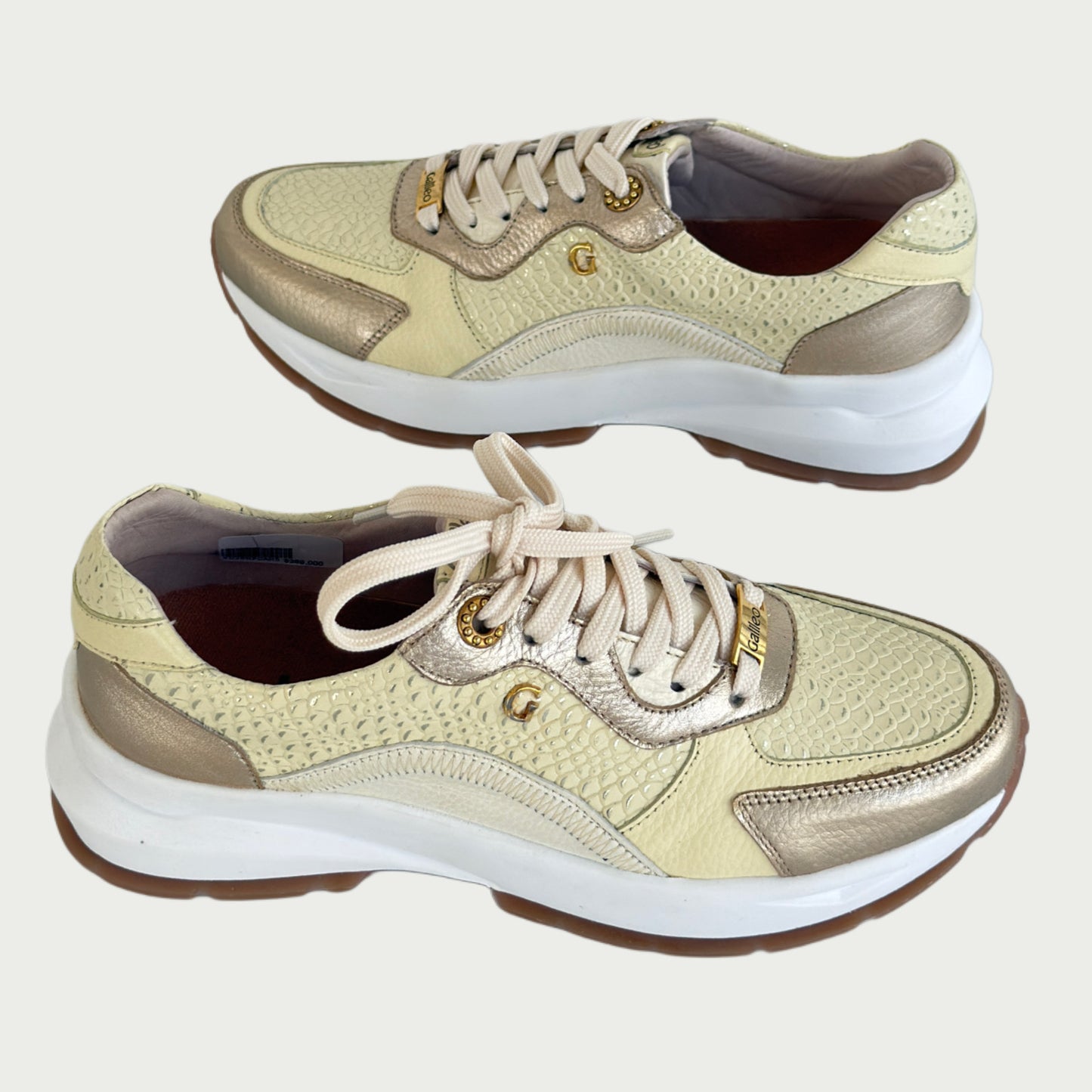 Tenis amarillo pastel x oro Ref : SD38NPCAM5