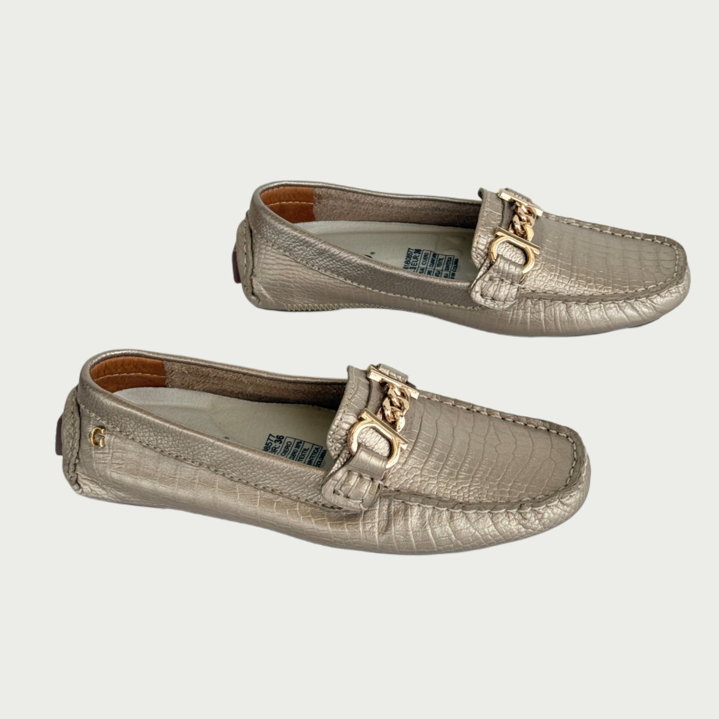 Mocasines en cuero dorado Ref: 400243MET