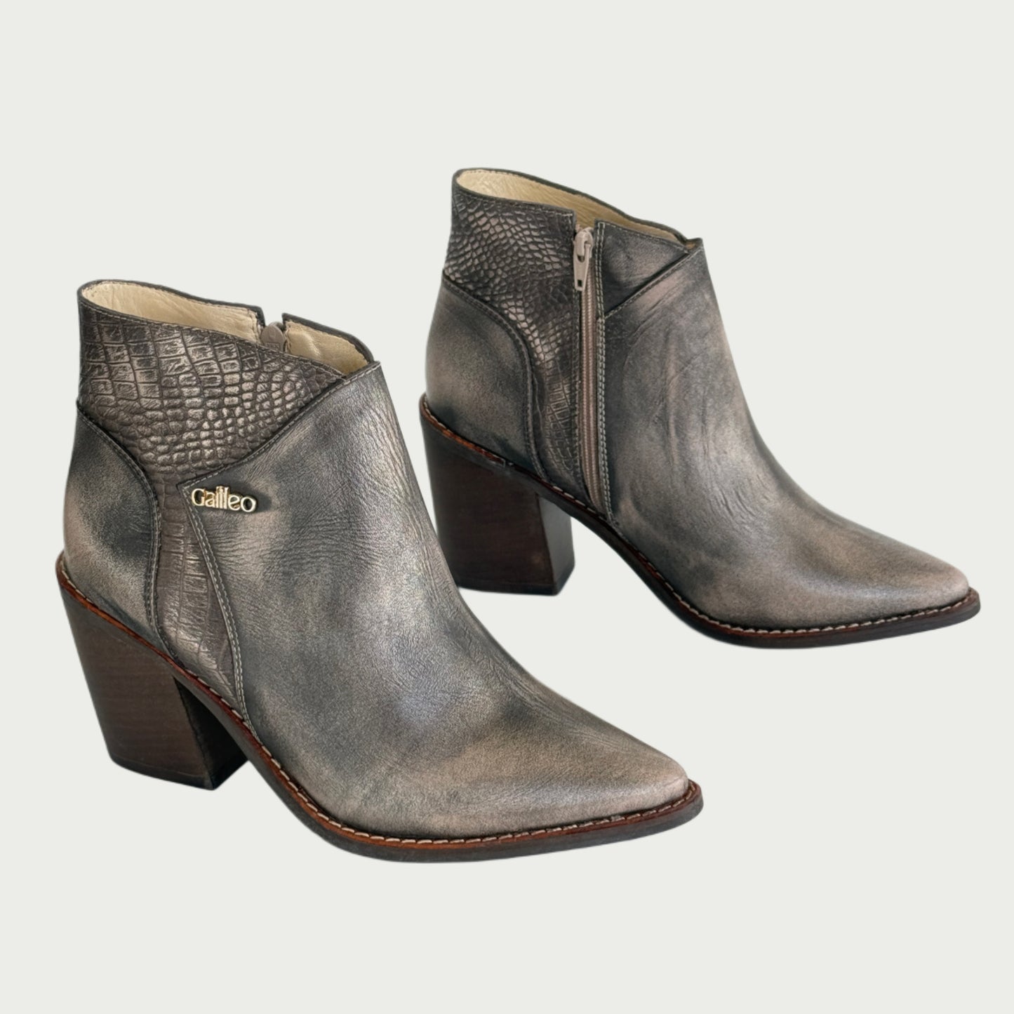 Botines en cuero café Ref: 1823ZPAR