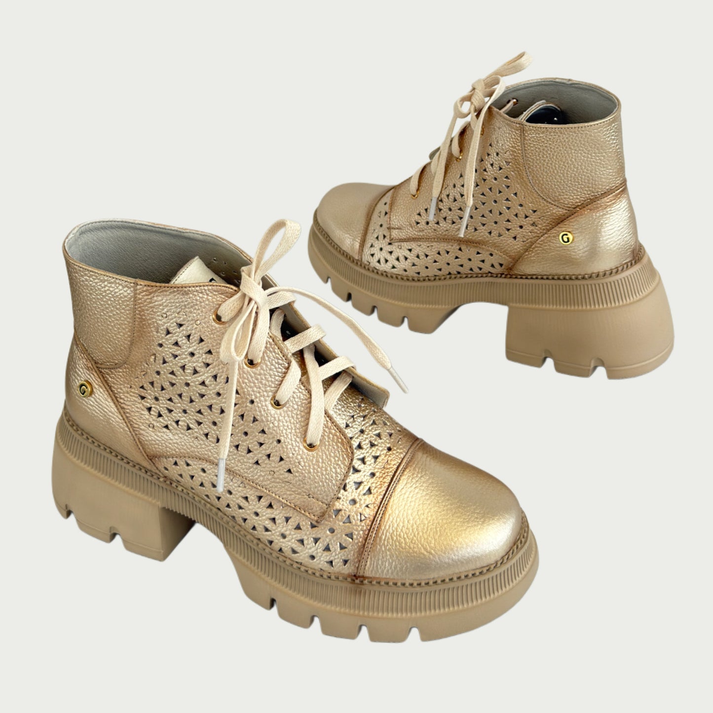 Botines en cuero dorado Ref: 5536