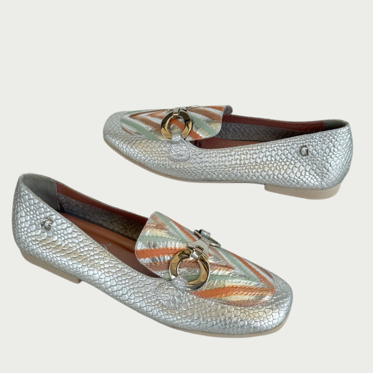 Mocasin en cuero plateado Ref : 42NPPL34