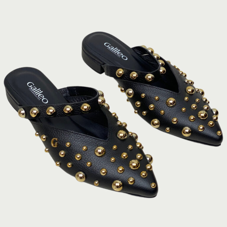 Zuecos cuero negro x taches Rf 832