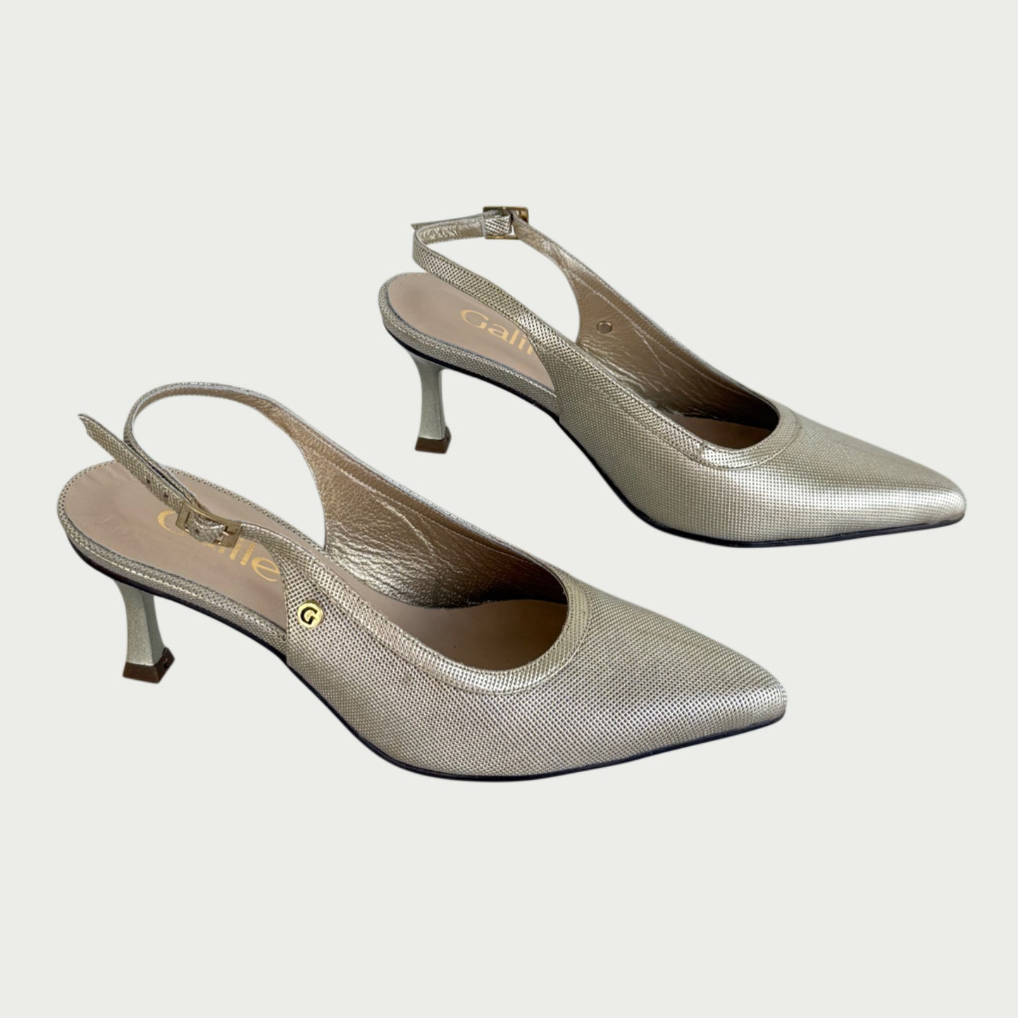 Tacones en cuero dorado Ref: PC74WPCH5
