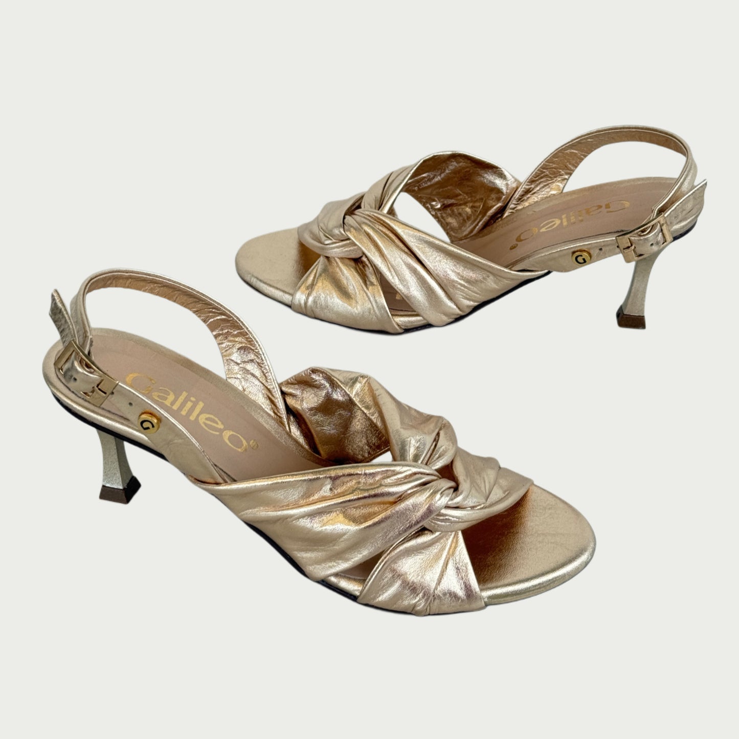 Sandalias en cuero oro Ref: 9729WPOR