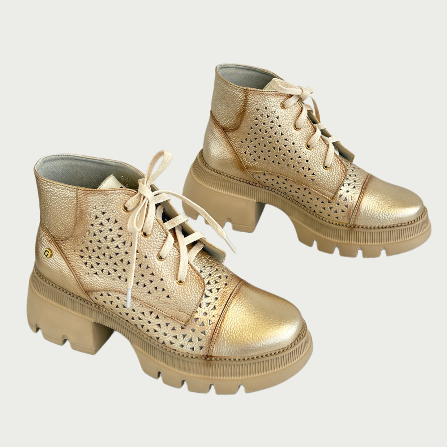 Botines en cuero dorado Ref: 5536