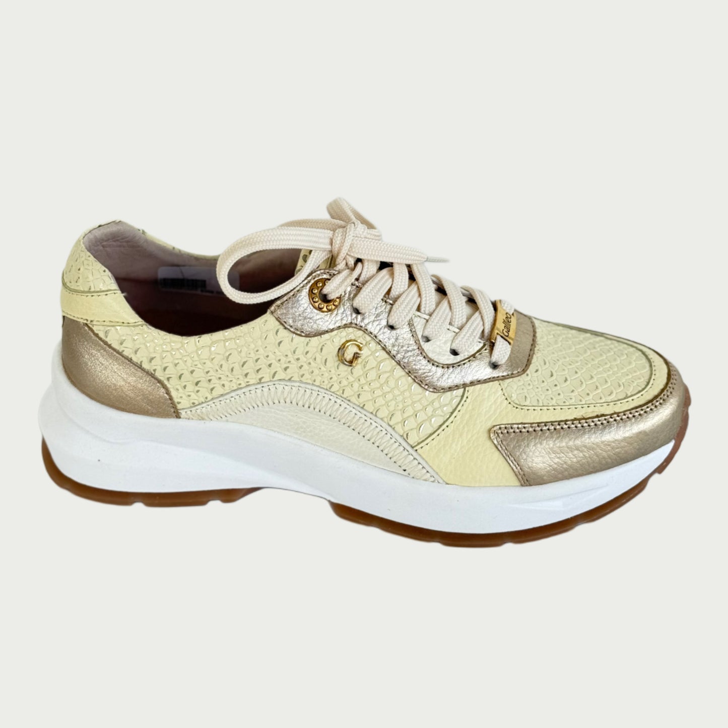 Tenis amarillo pastel x oro Ref : SD38NPCAM5