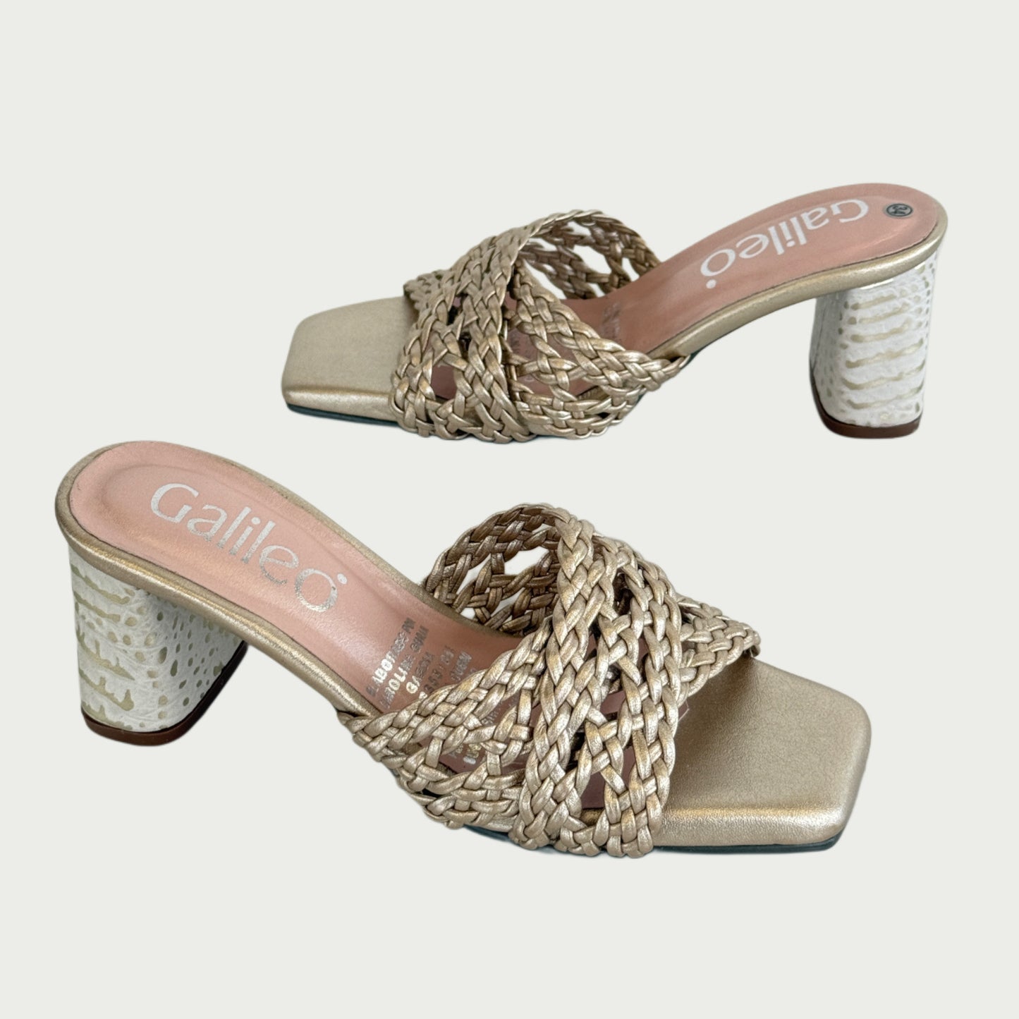 Sandalias en cuero dorado Ref: 6068NPO7
