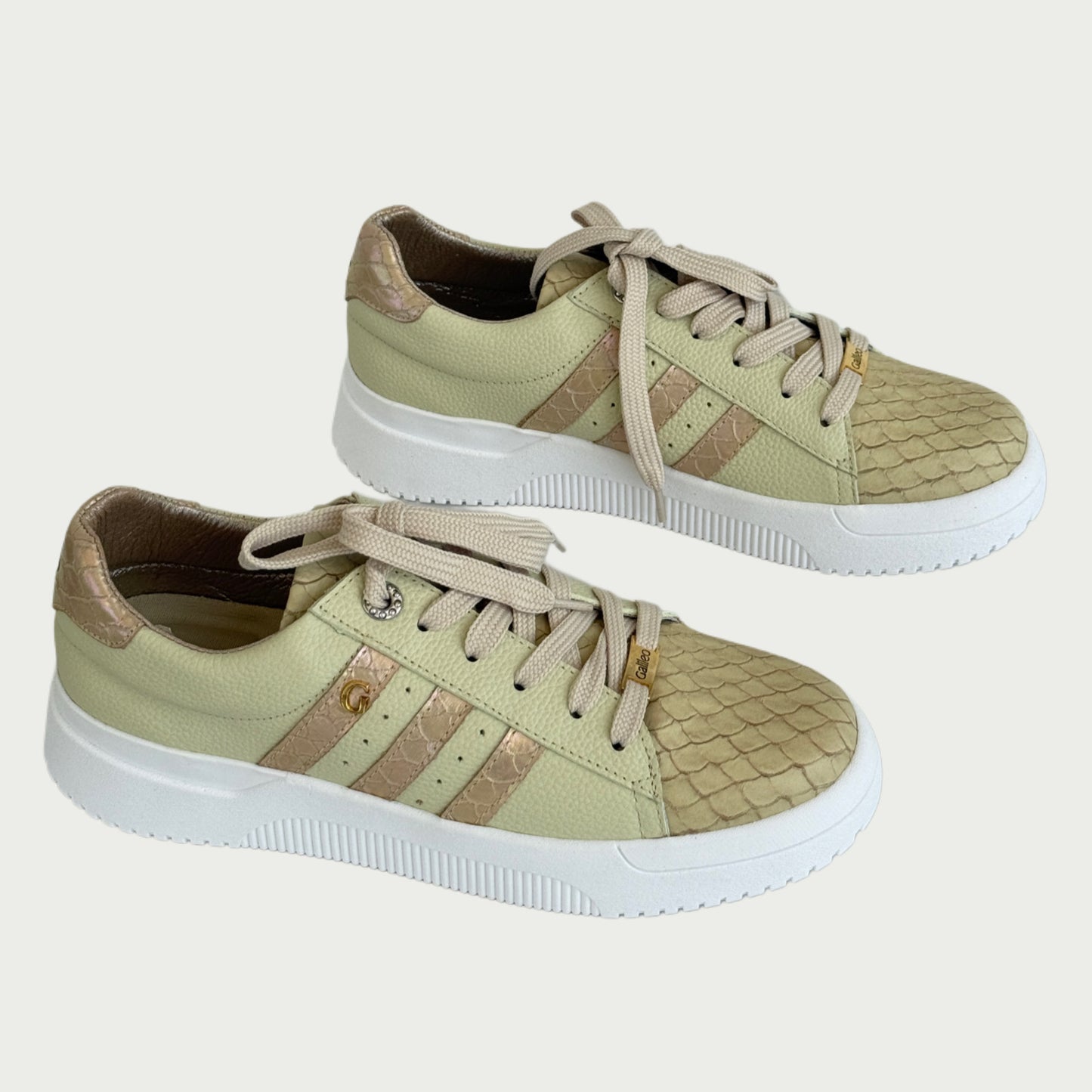Tenis en cuero verde amarillo pastel Ref : ADIDASNFA7