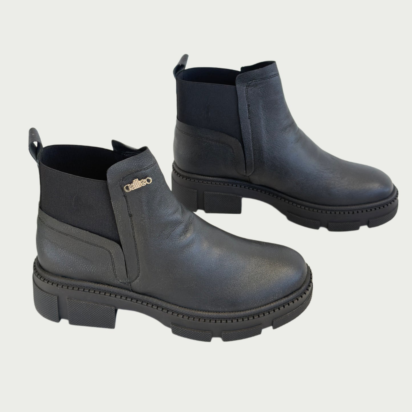 Botines en cuero negro Ref: 1579ZP