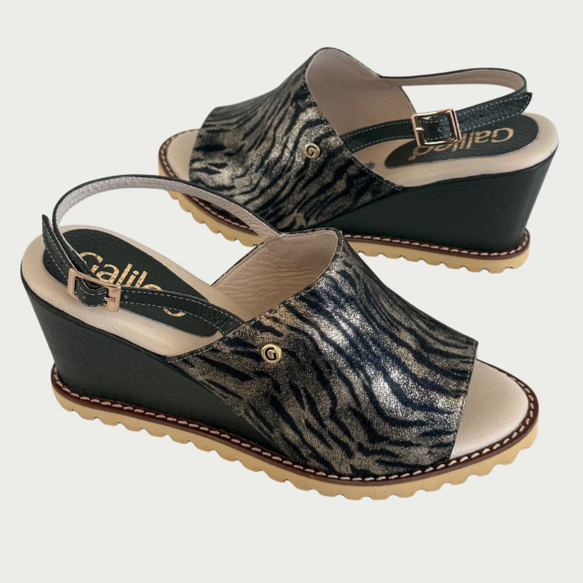 Sandalias en cuero verde Ref: 1658APVE
