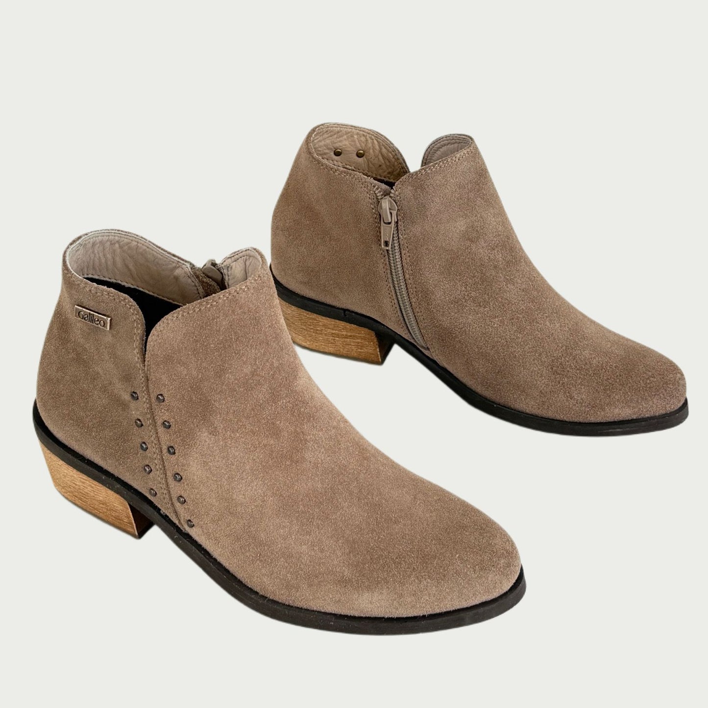 Botines en cuero gamuza x arena Ref: RUBYXPTA