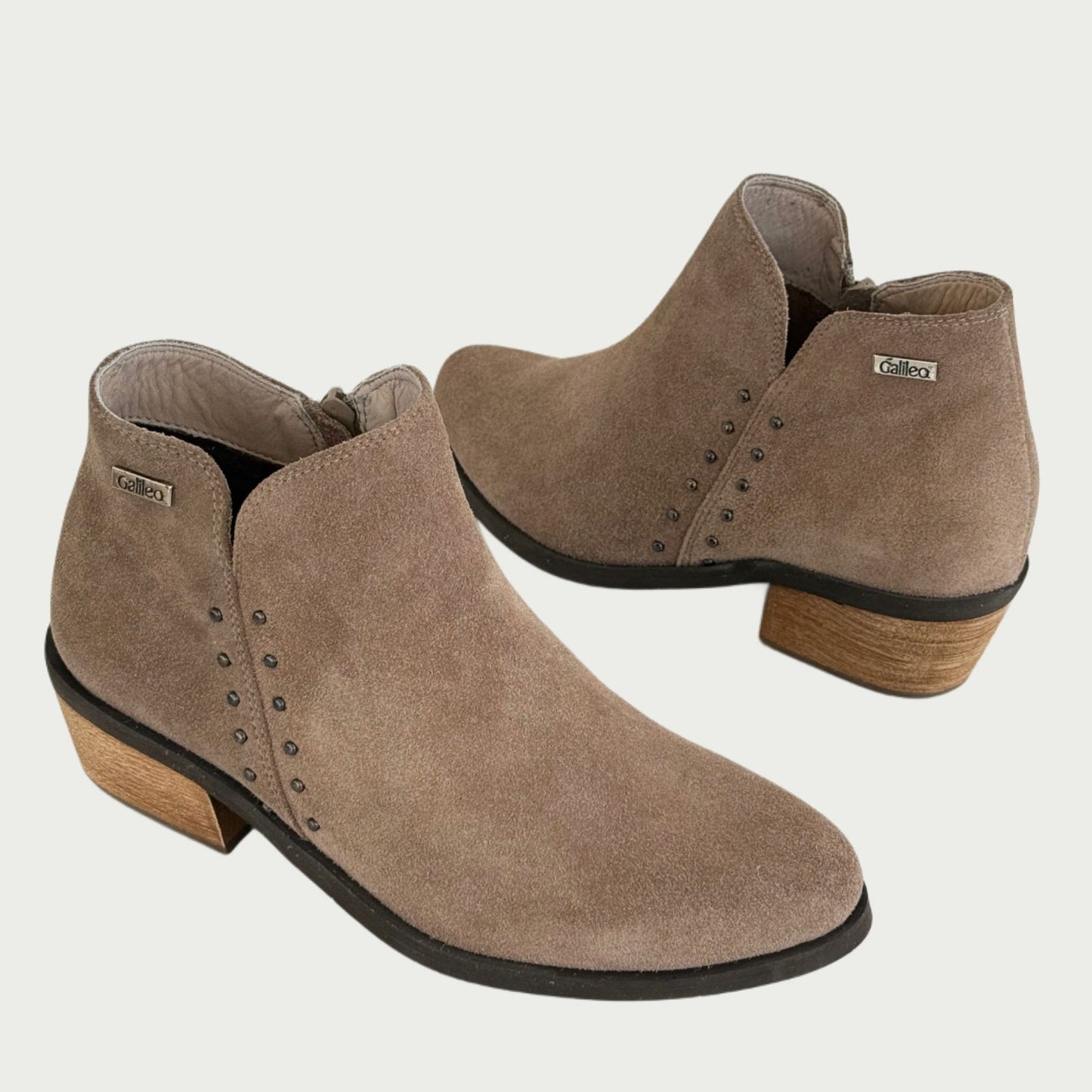 Botines en cuero gamuza x arena Ref: RUBYXPTA