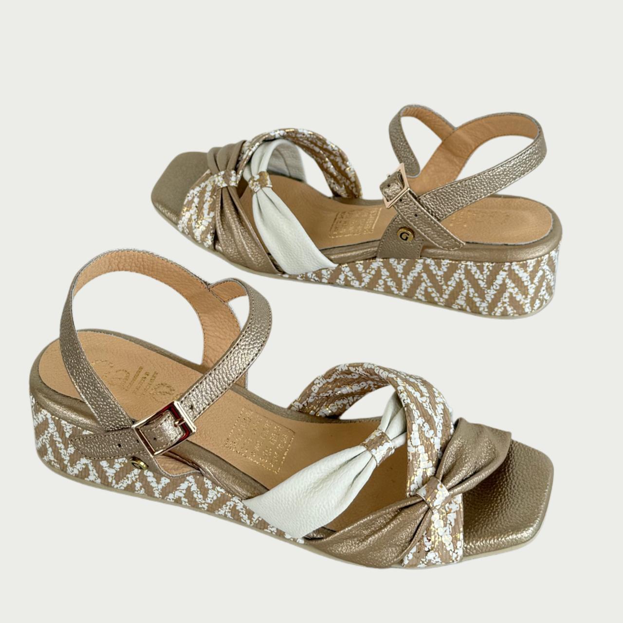 Sandalia en cuero dorado x beige Ref: 1179XPOR
