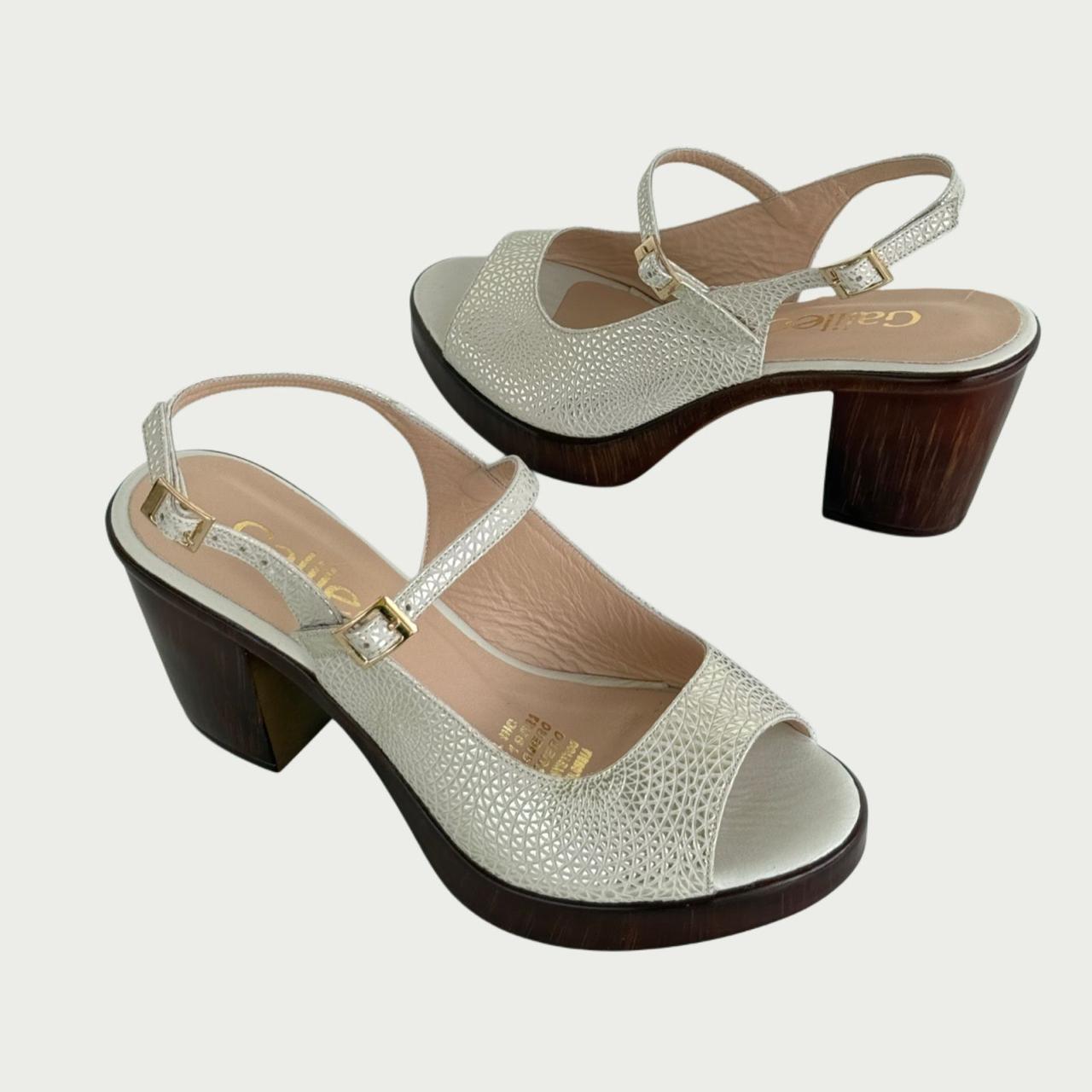 Sandalia en cuero beige x folia Ref: 6346XPER