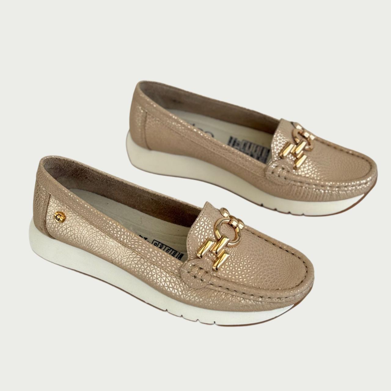 Mocasín en cuero beige x dorado Ref: TBXPORO
