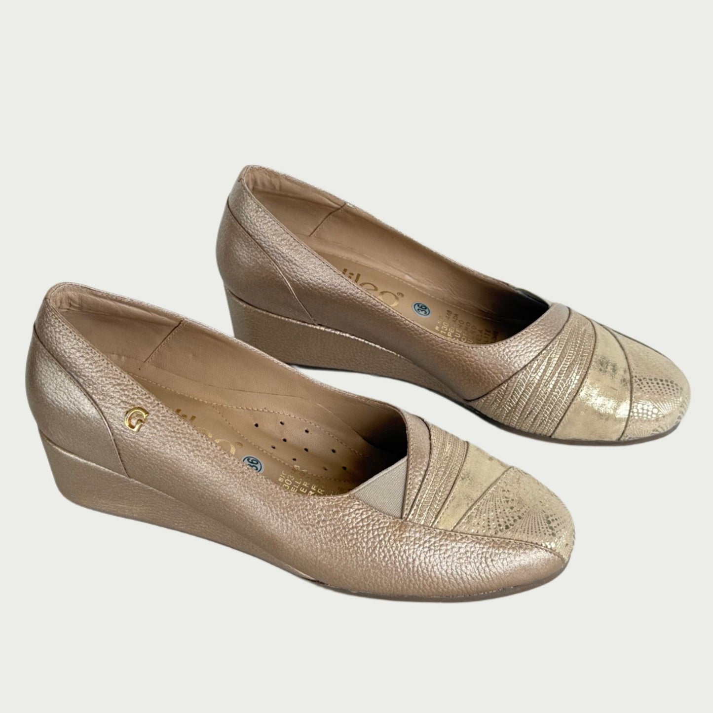 Zapato en cuero oro caliz Ref: 1194XPOR