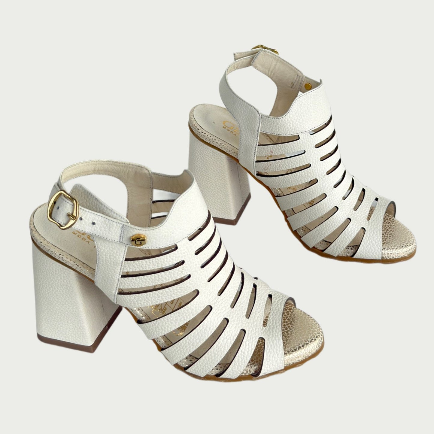 Sandalia en cuero beige x folia Ref: MOETNGB