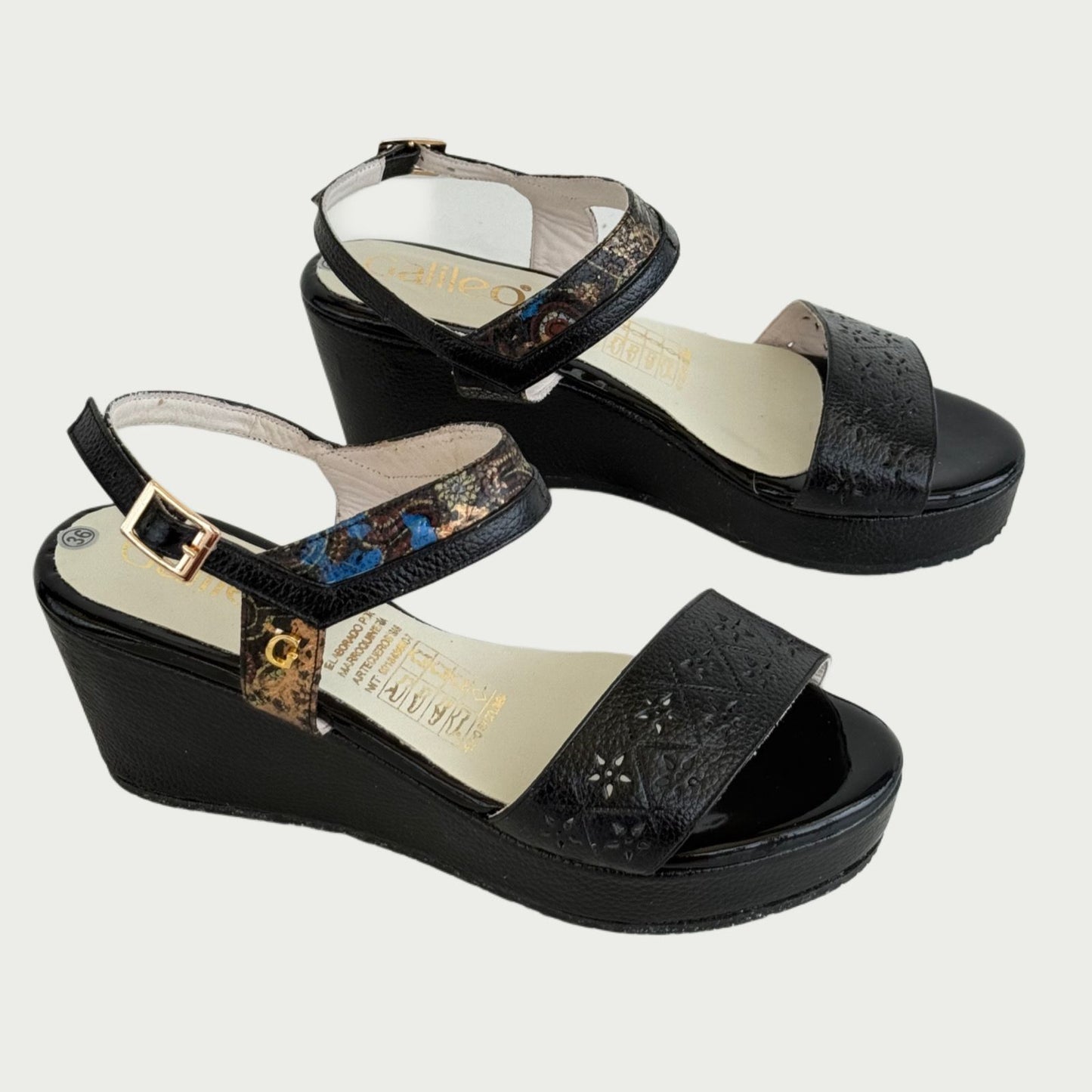 Sandalias en cuero negro Ref: PN820XPN