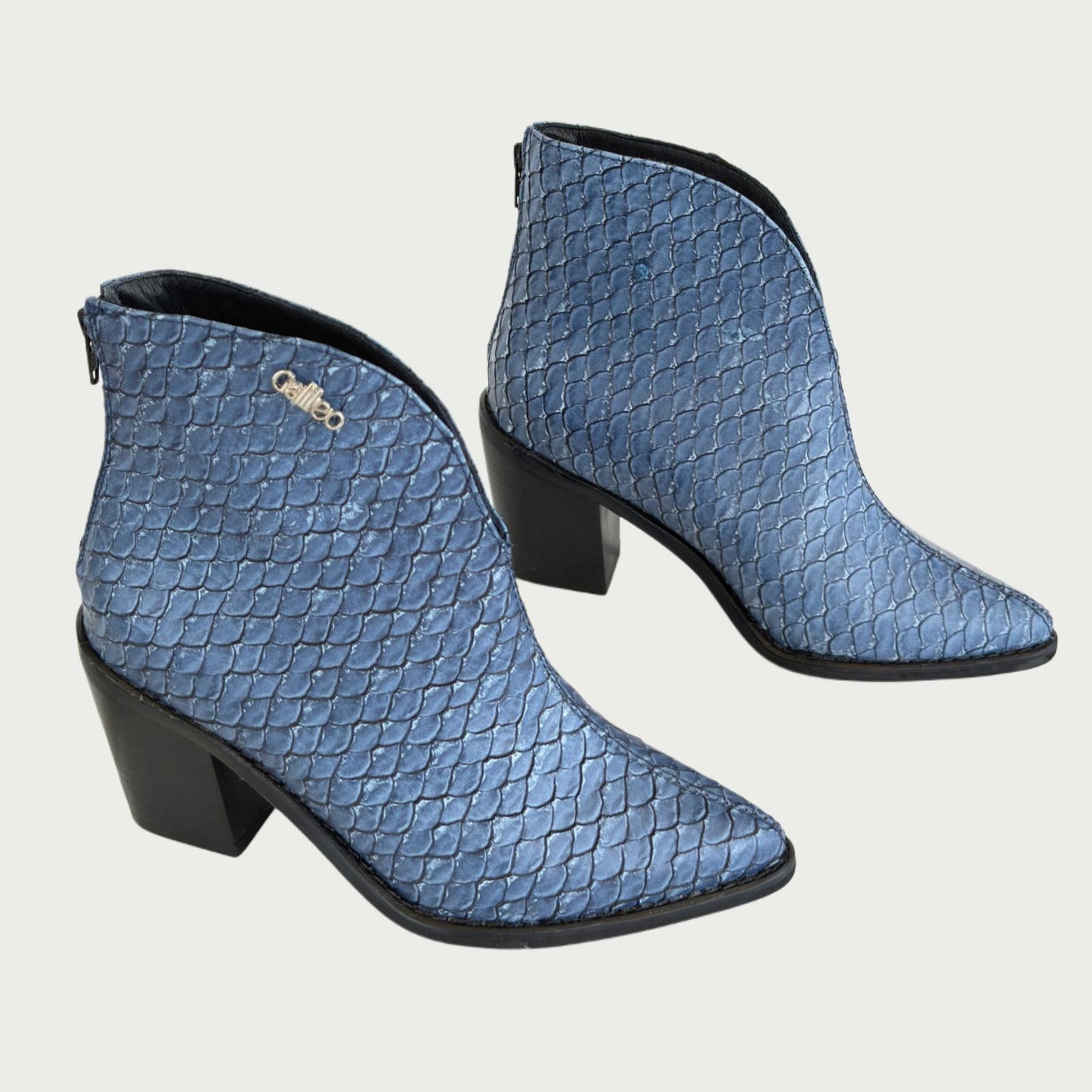 Botines en cuero x folia azul Ref: 1614NPZ34