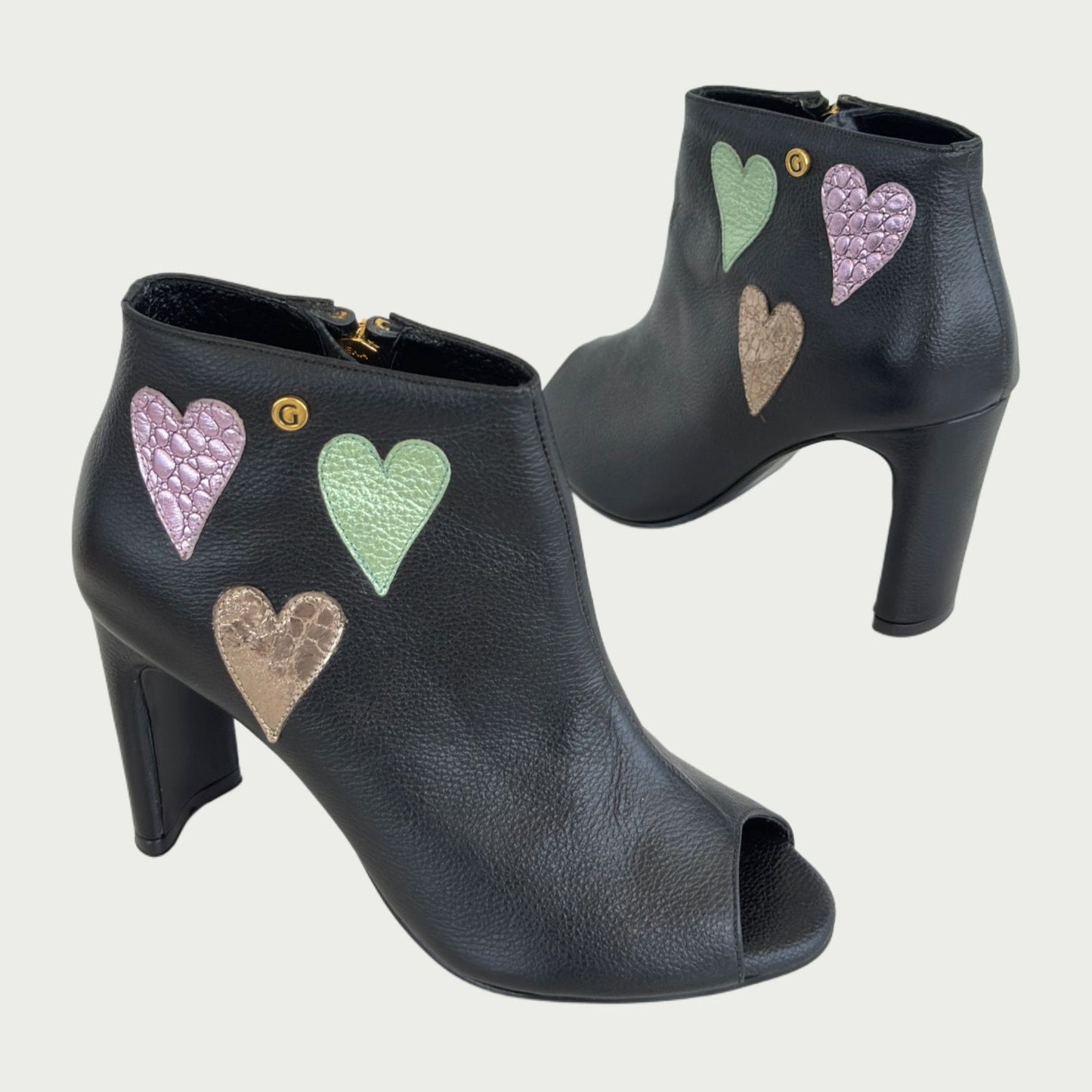 botin en cuero negro x corazones Ref: CORANYN4
