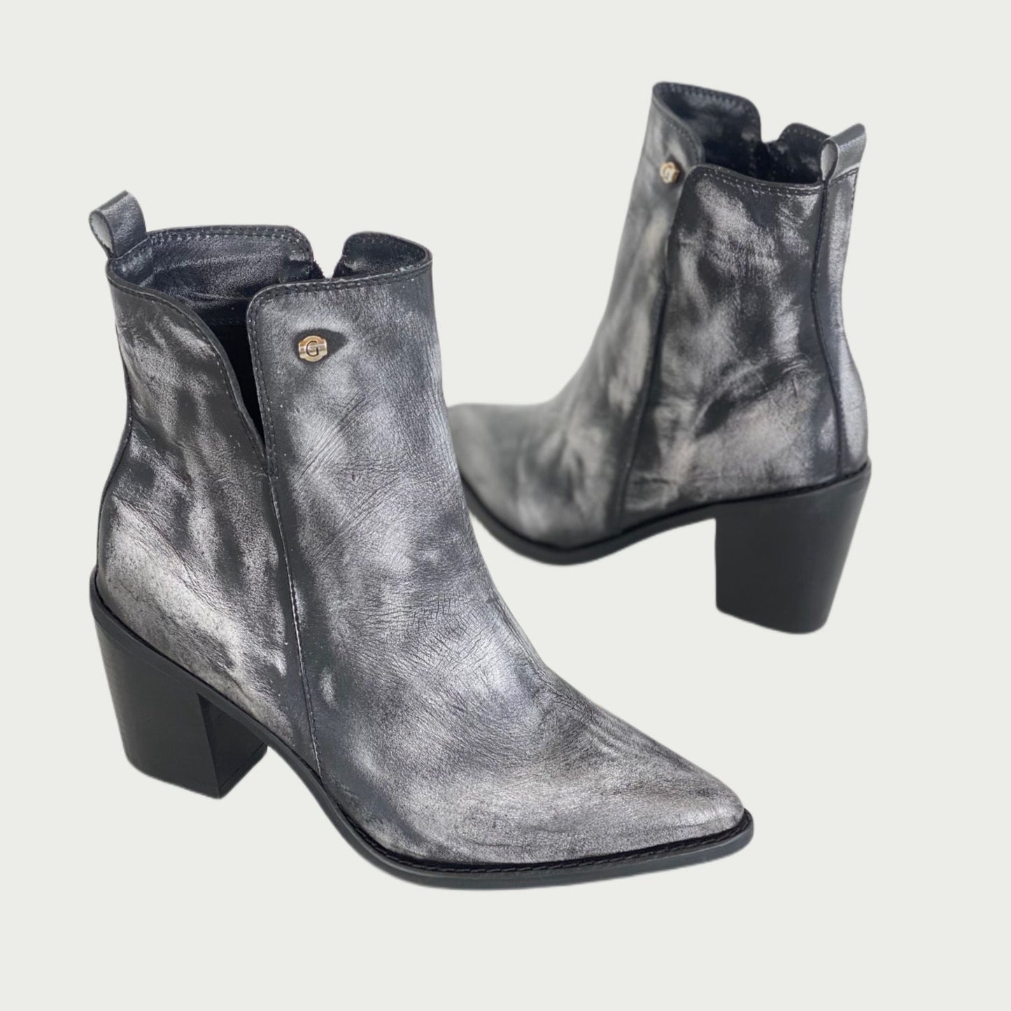 Botines en cuero brushoff negro x plata Ref: 1664NPNP