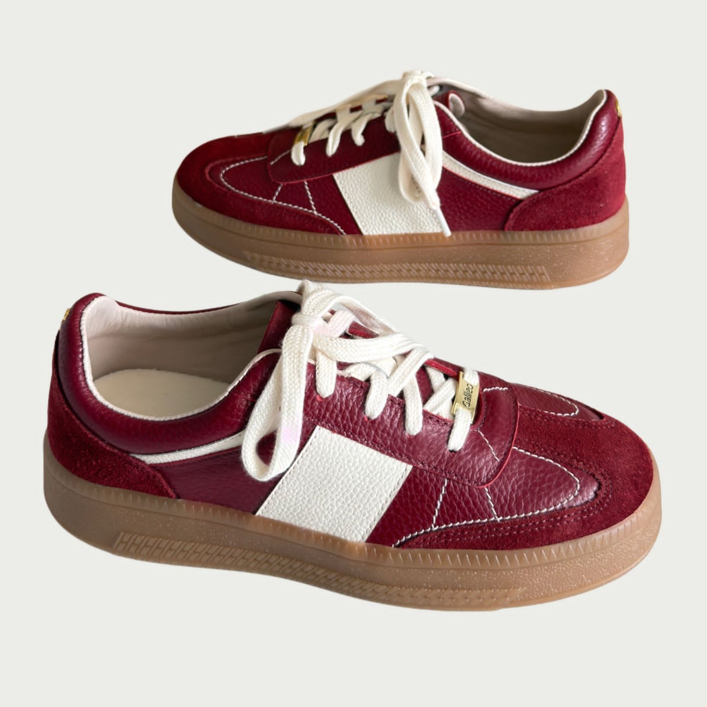 Tennis en cuero vinotinto x beige Ref: 704XP