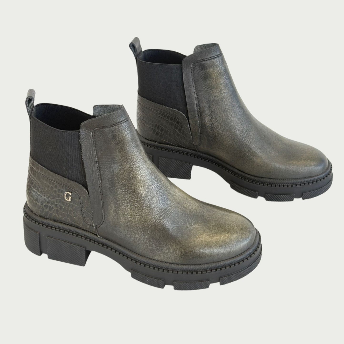 Botines en cuero verde x babilla Ref: 1579