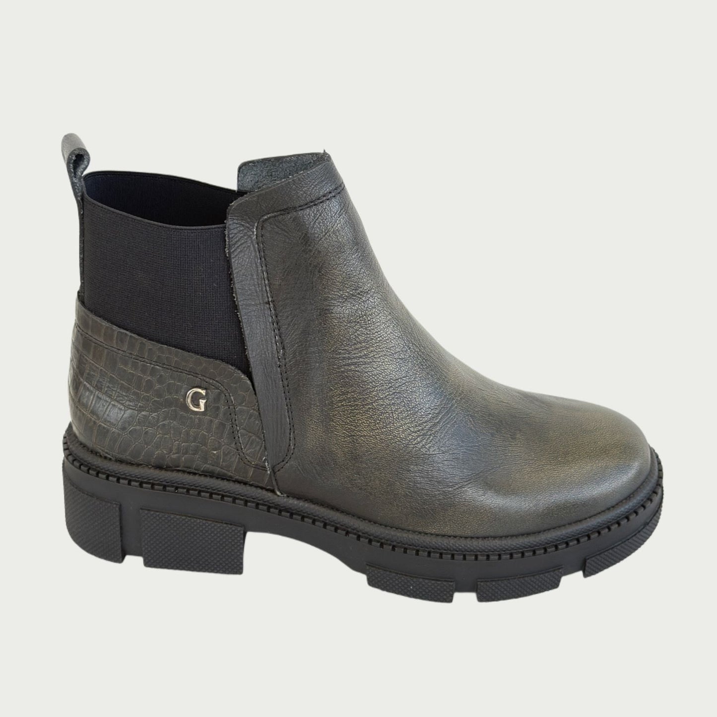 Botines en cuero verde x babilla Ref: 1579