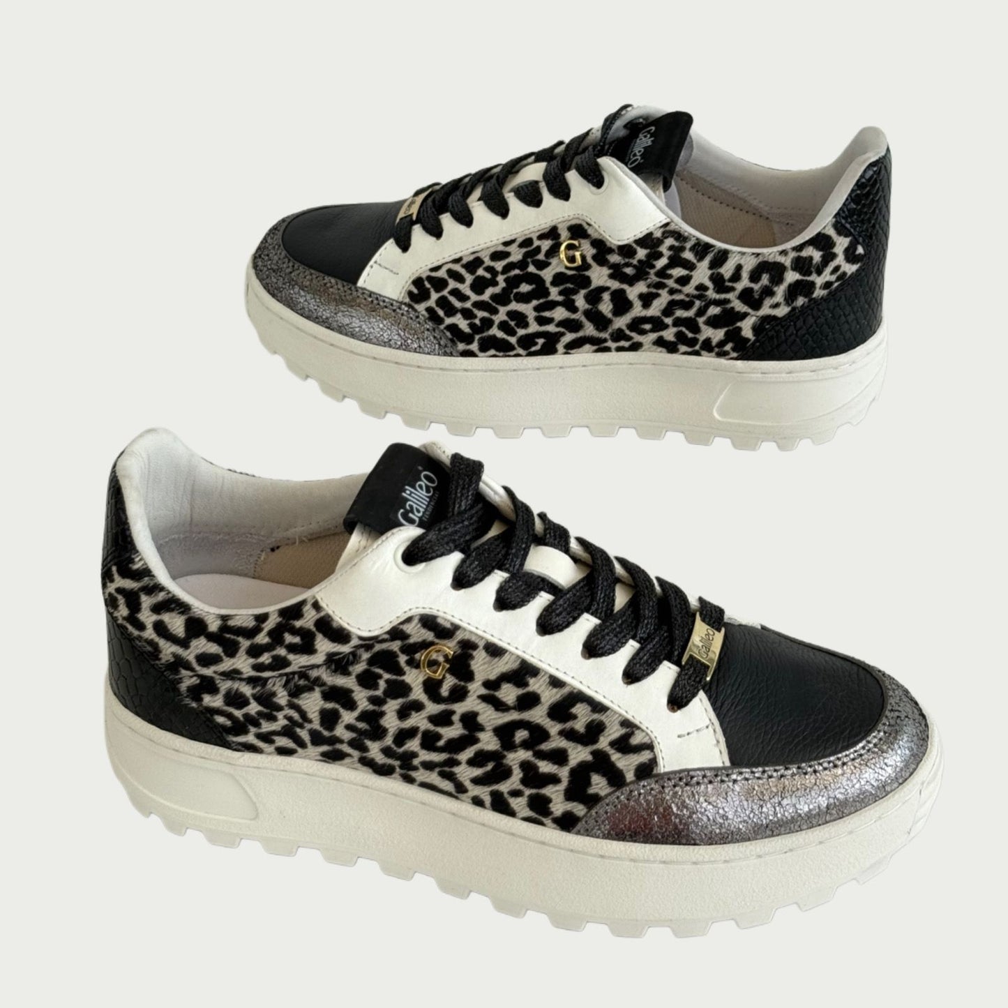Tennis en cuero negro x animal print Ref: SINAIXPNG
