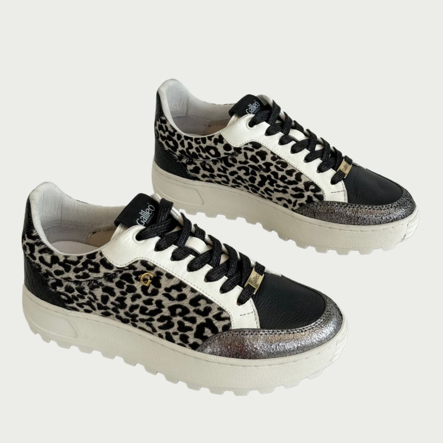 Tennis en cuero negro x animal print Ref: SINAIXPNG