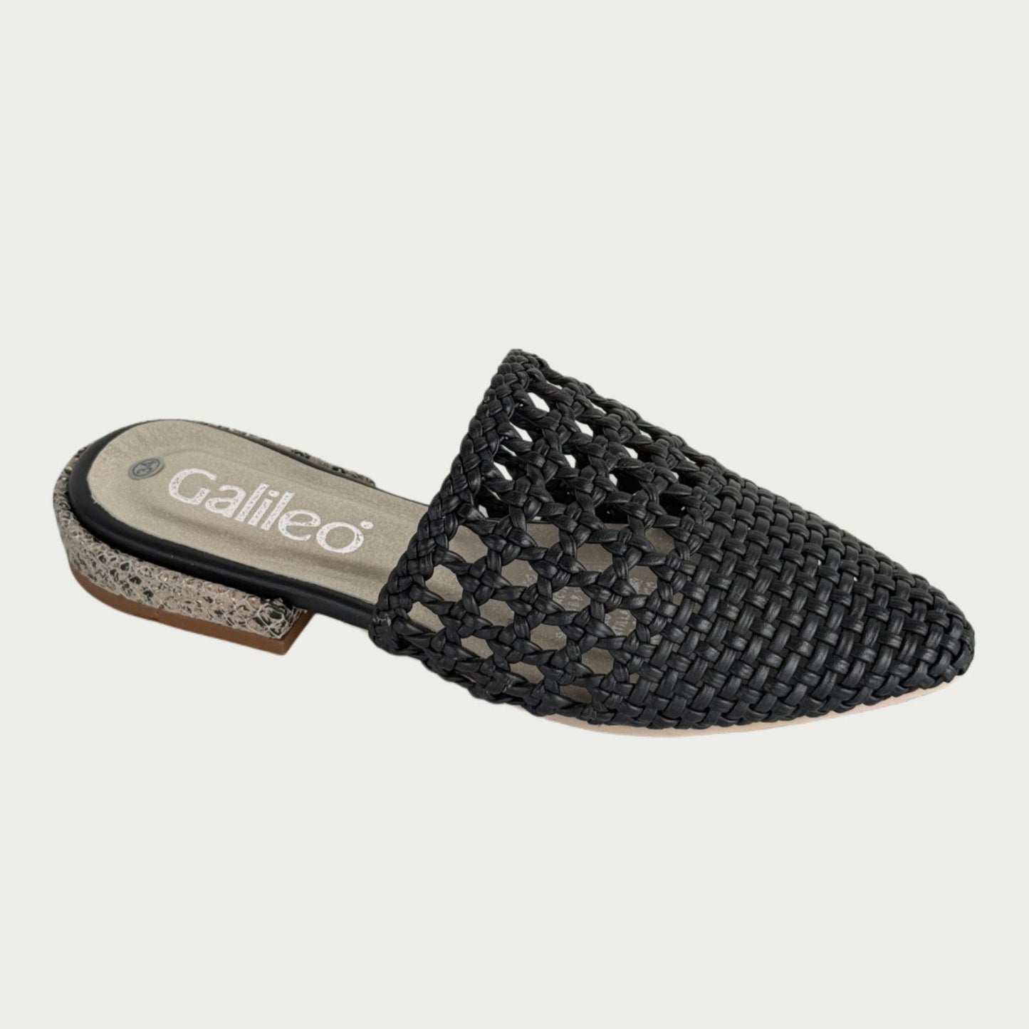 Zueco en cuero negro Ref: 3613NGN34